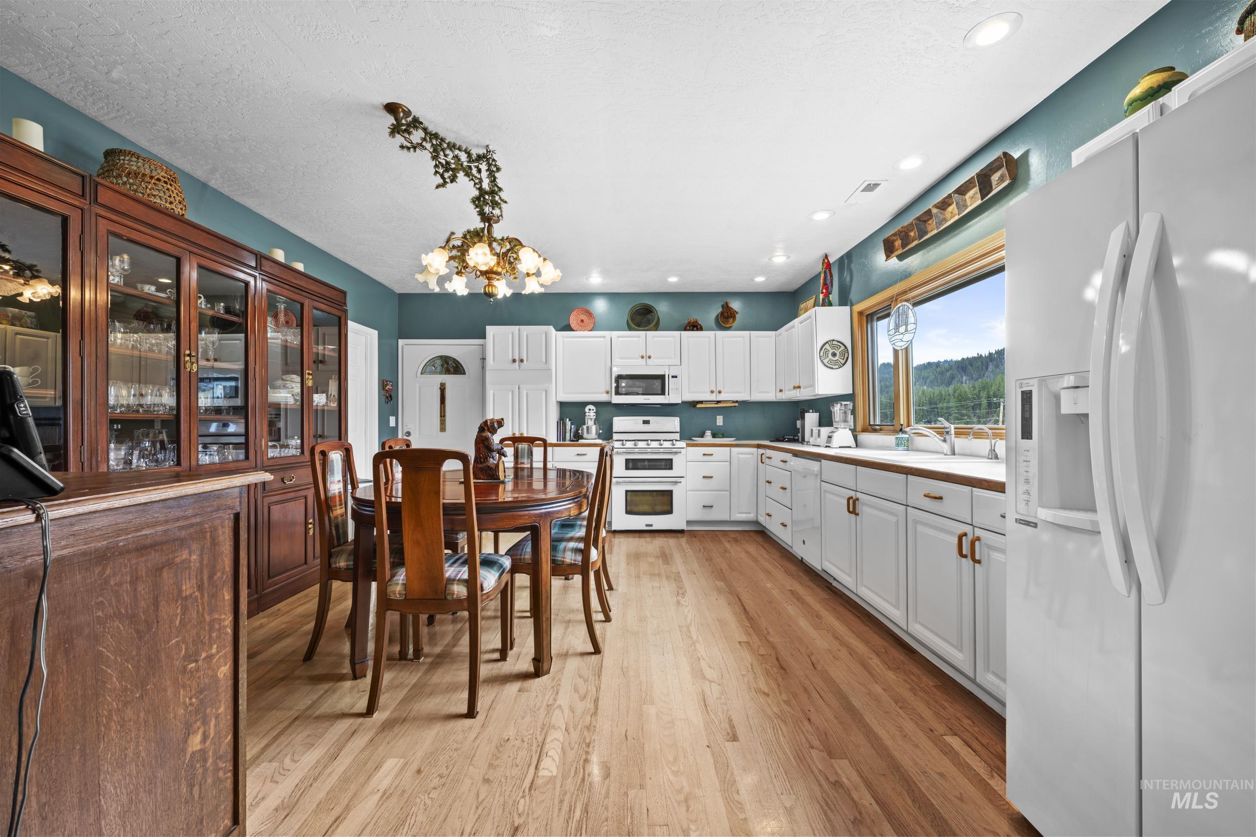 69 River Ranch Rd, Garden Valley, Idaho 83622, 4 Bedrooms, 4 Rooms, Business/Commercial For Sale, Price $1,025,000,MLS 98977139