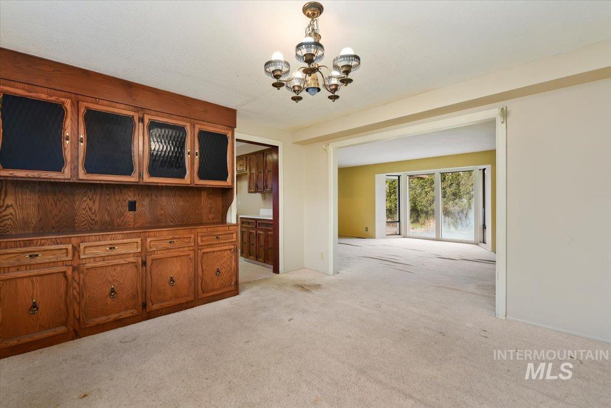 4820 W Hill Rd, Boise, Idaho 83703, 6 Bedrooms, 4 Bathrooms, Residential For Sale, Price $799,900,MLS 98977141