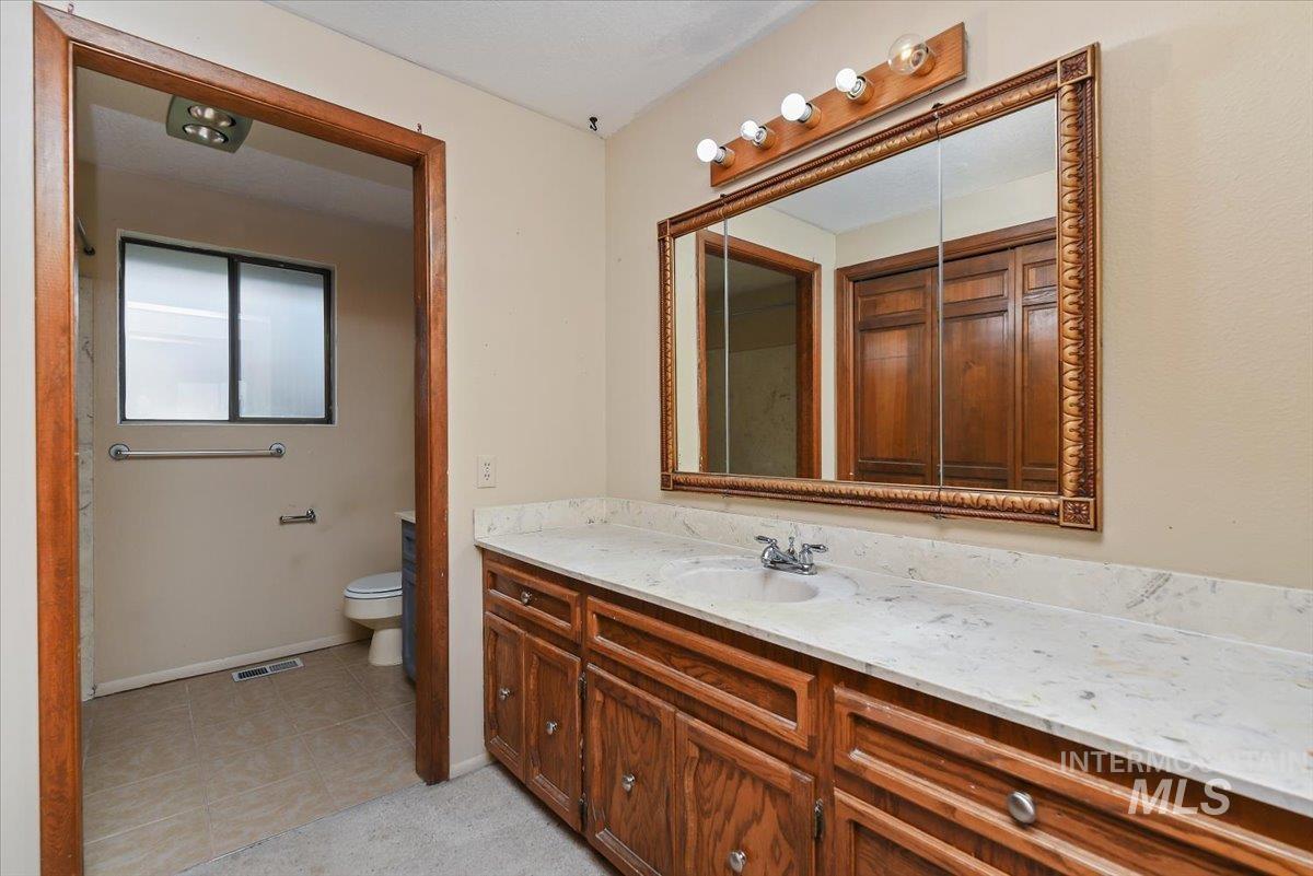 4820 W Hill Rd, Boise, Idaho 83703, 6 Bedrooms, 4 Bathrooms, Residential For Sale, Price $799,900,MLS 98977141