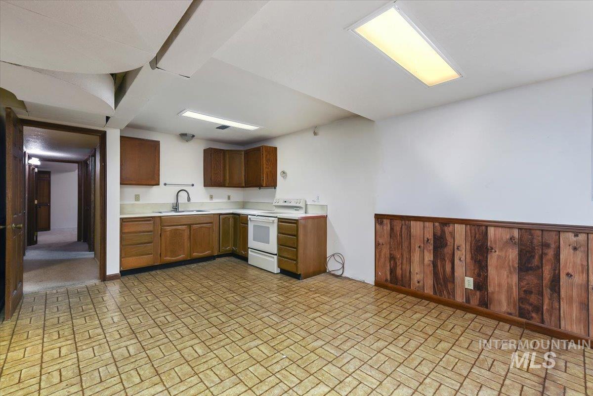 4820 W Hill Rd, Boise, Idaho 83703, 6 Bedrooms, 4 Bathrooms, Residential For Sale, Price $799,900,MLS 98977141