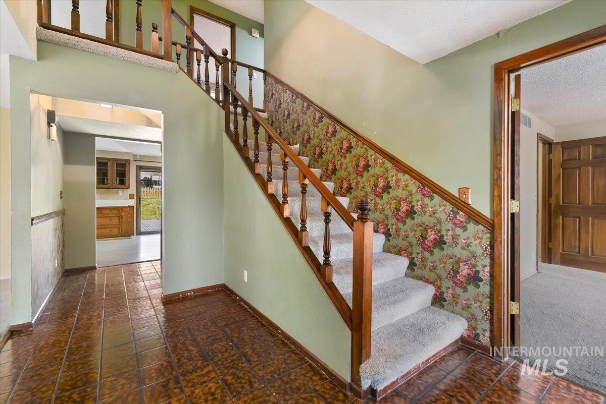 4820 W Hill Rd, Boise, Idaho 83703, 6 Bedrooms, 4 Bathrooms, Residential For Sale, Price $799,900,MLS 98977141