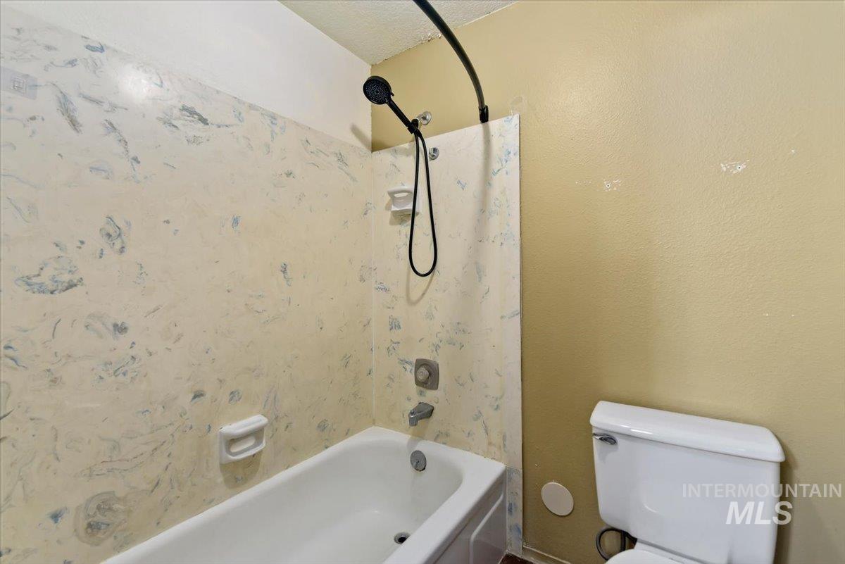 4820 W Hill Rd, Boise, Idaho 83703, 6 Bedrooms, 4 Bathrooms, Residential For Sale, Price $799,900,MLS 98977141