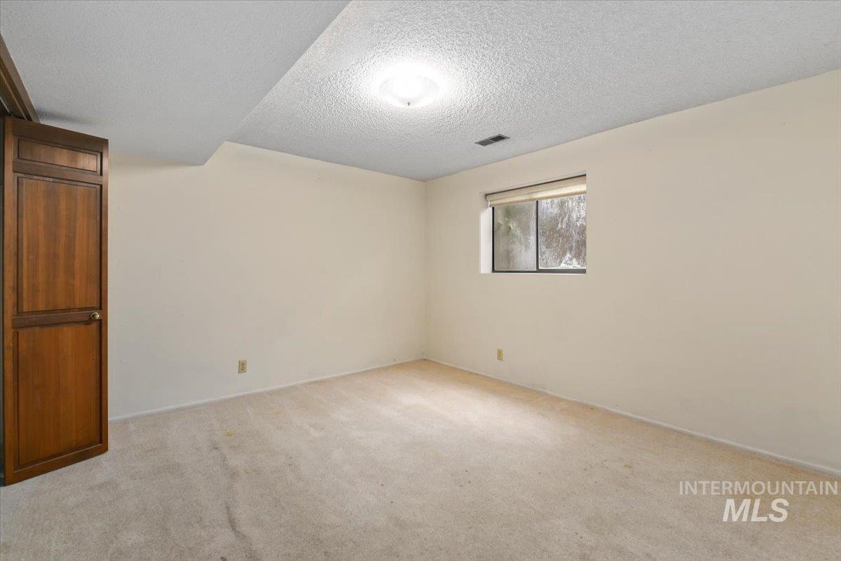 4820 W Hill Rd, Boise, Idaho 83703, 6 Bedrooms, 4 Bathrooms, Residential For Sale, Price $799,900,MLS 98977141