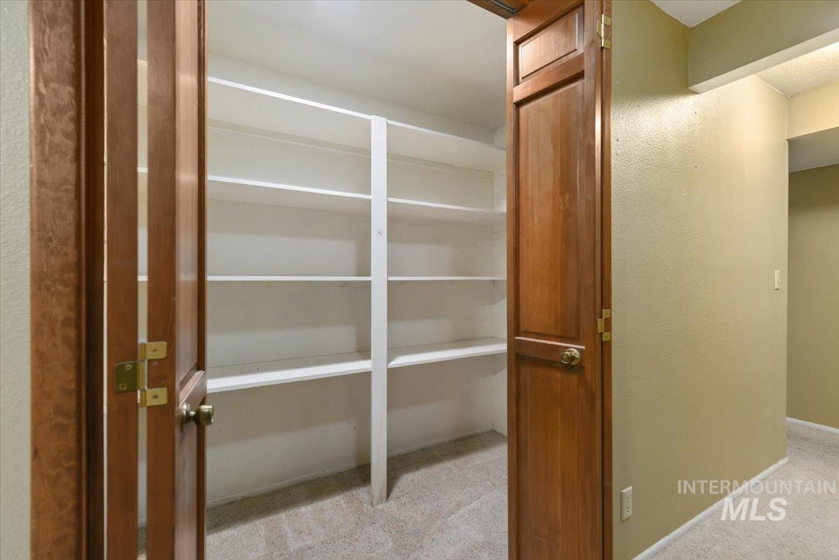 4820 W Hill Rd, Boise, Idaho 83703, 6 Bedrooms, 4 Bathrooms, Residential For Sale, Price $799,900,MLS 98977141