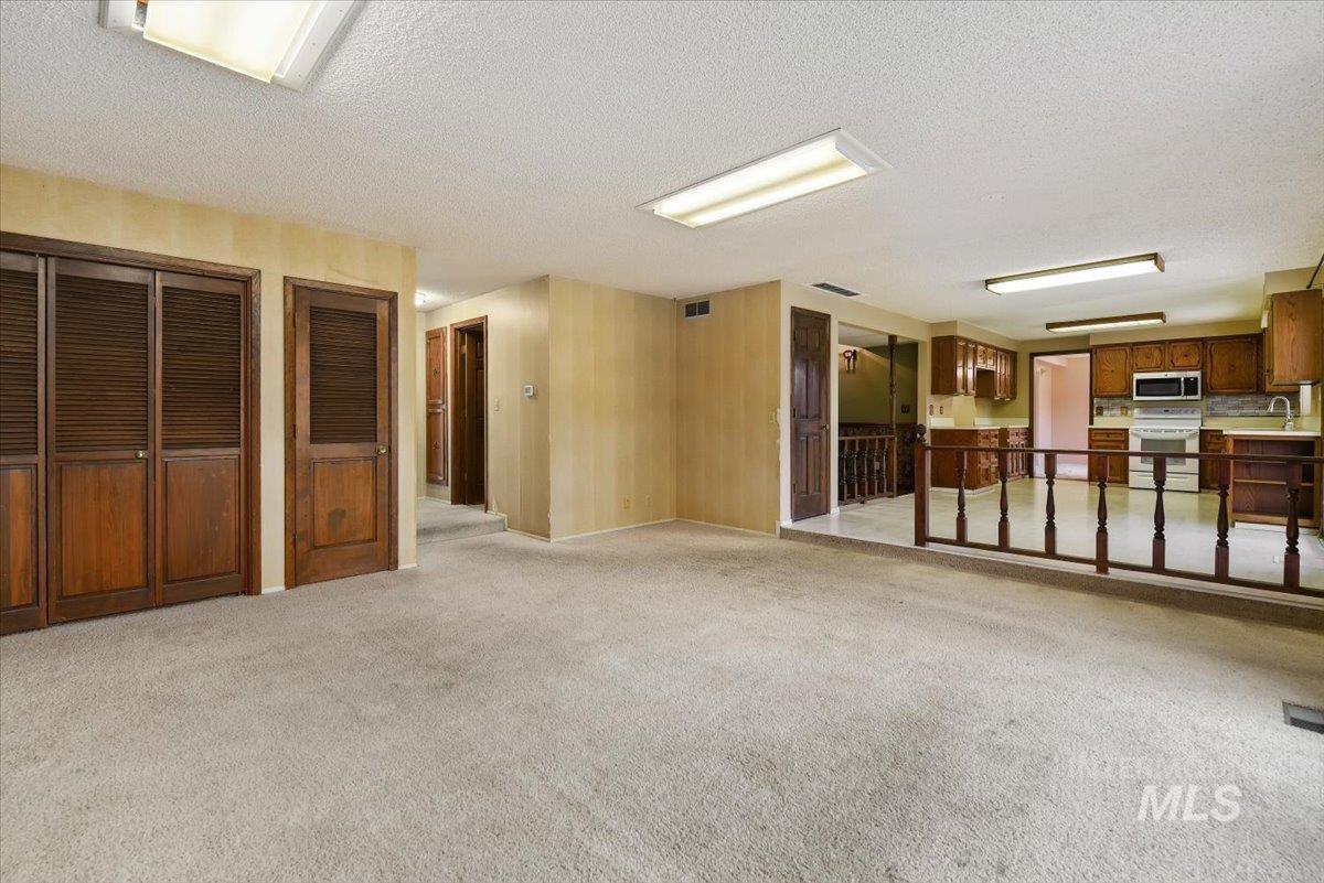 4820 W Hill Rd, Boise, Idaho 83703, 6 Bedrooms, 4 Bathrooms, Residential For Sale, Price $799,900,MLS 98977141