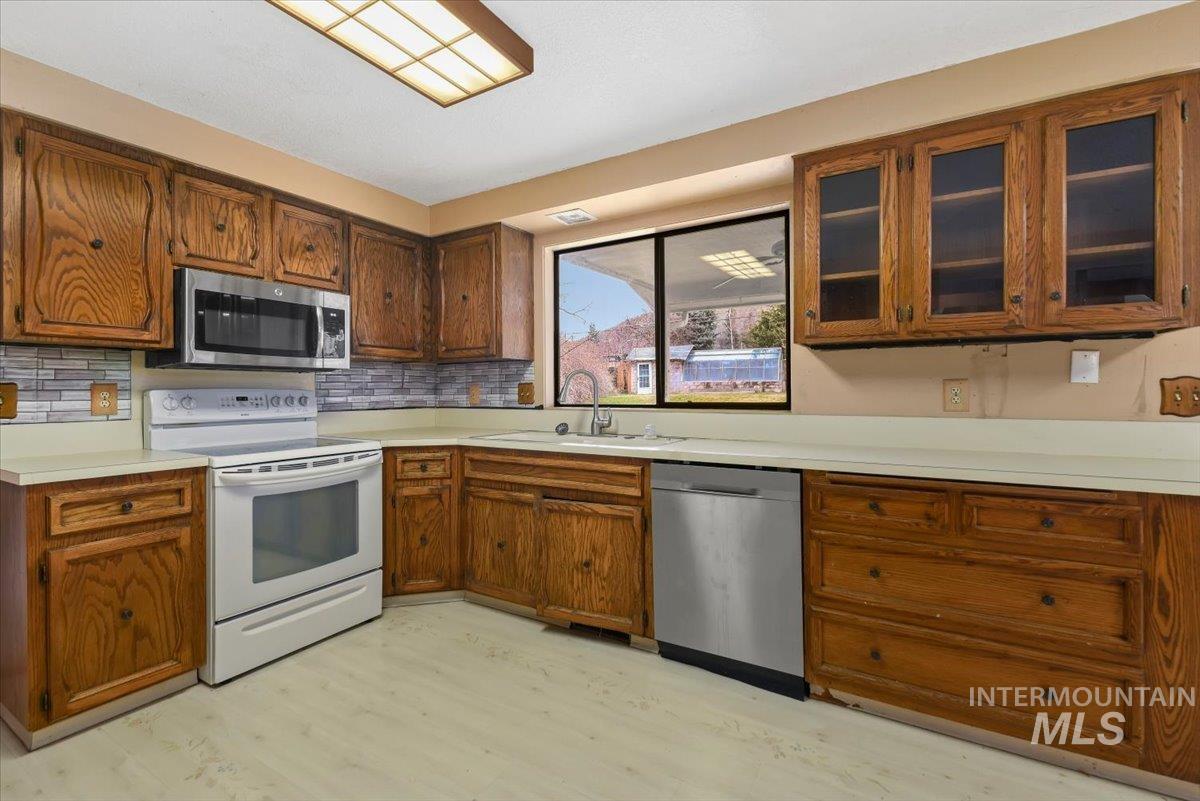 4820 W Hill Rd, Boise, Idaho 83703, 6 Bedrooms, 4 Bathrooms, Residential For Sale, Price $799,900,MLS 98977141