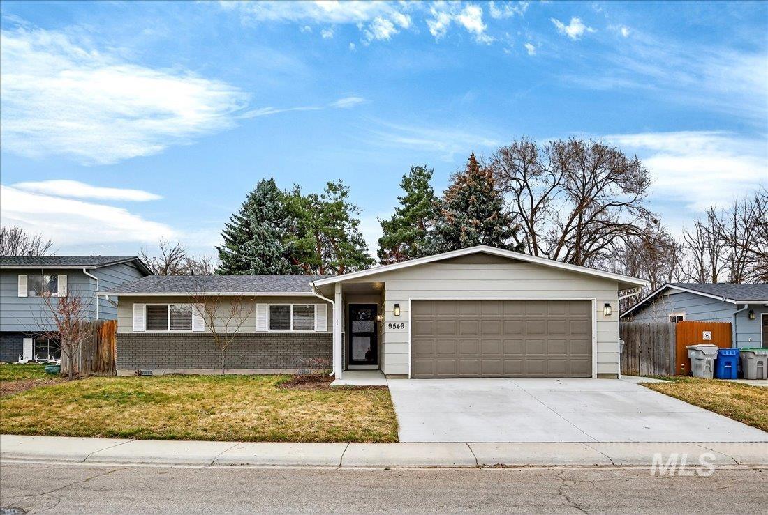 9549 W Linstock, Boise, Idaho 83704, 3 Bedrooms, 2 Bathrooms, Residential For Sale, Price $399,900,MLS 98977143