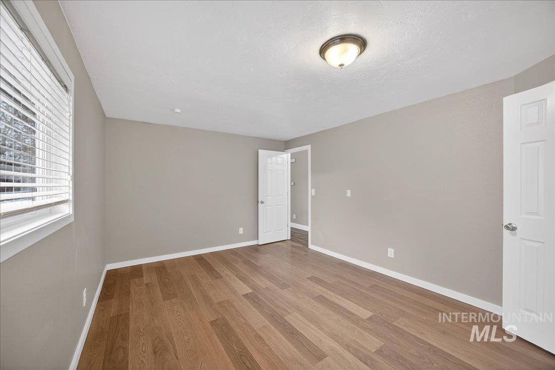 9549 W Linstock, Boise, Idaho 83704, 3 Bedrooms, 2 Bathrooms, Residential For Sale, Price $399,900,MLS 98977143