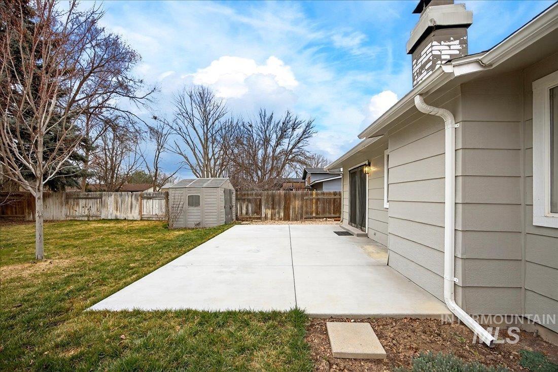 9549 W Linstock, Boise, Idaho 83704, 3 Bedrooms, 2 Bathrooms, Residential For Sale, Price $399,900,MLS 98977143