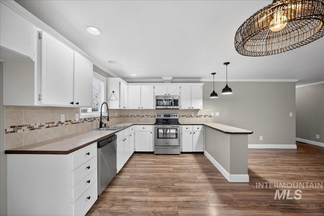 9549 W Linstock, Boise, Idaho 83704, 3 Bedrooms, 2 Bathrooms, Residential For Sale, Price $399,900,MLS 98977143