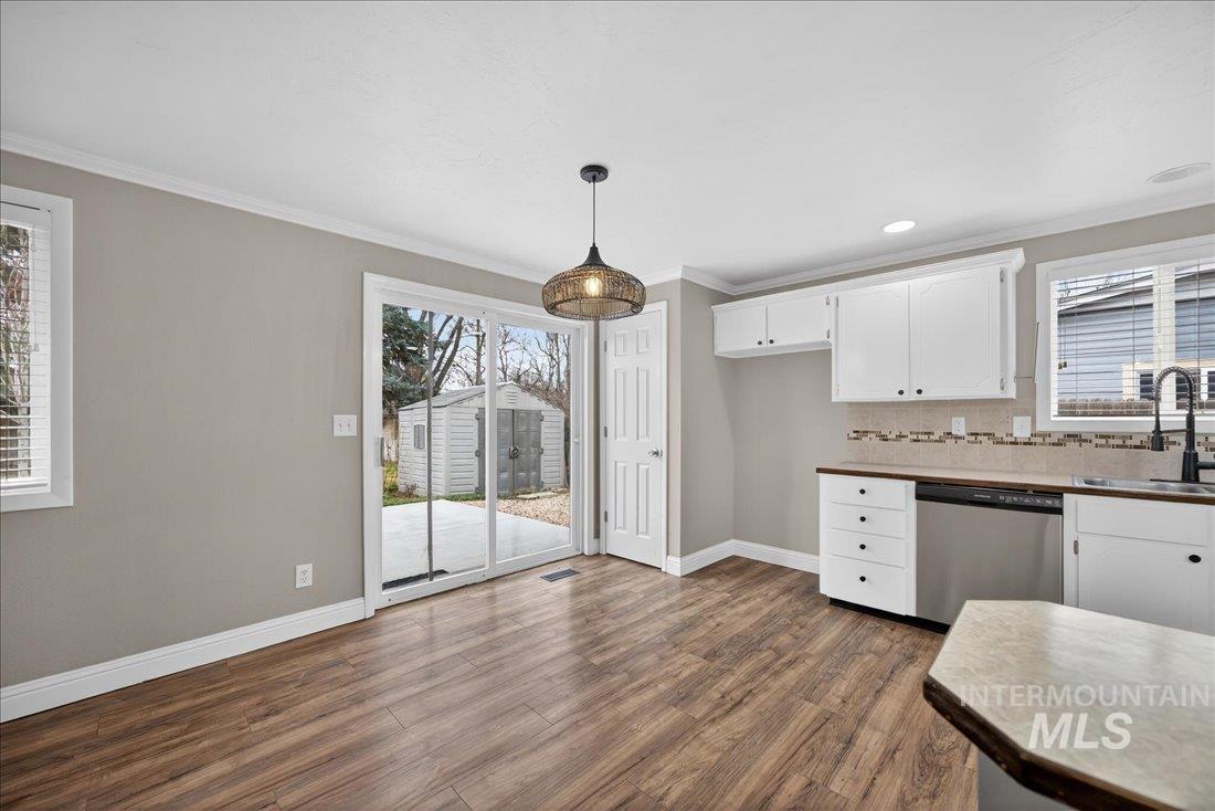 9549 W Linstock, Boise, Idaho 83704, 3 Bedrooms, 2 Bathrooms, Residential For Sale, Price $399,900,MLS 98977143