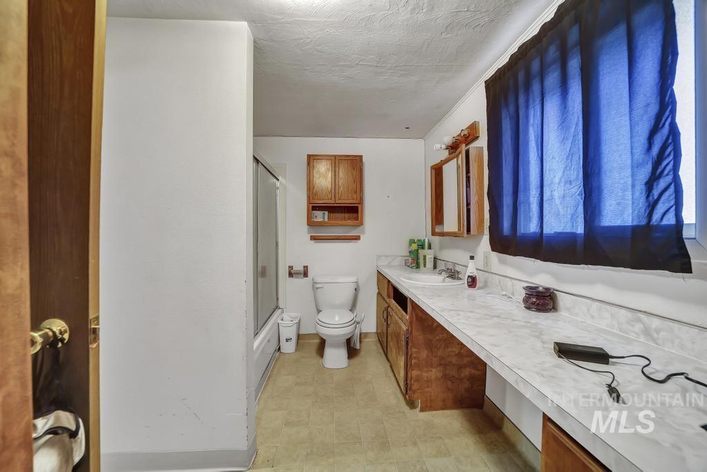 111 2nd St, Rupert, Idaho 83350, 1 Bedroom, 1 Bathroom, Residential Income For Sale, Price $279,000,MLS 98977144