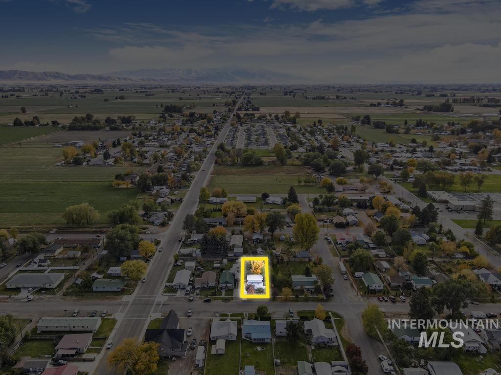 111 2nd St, Rupert, Idaho 83350, 1 Bedroom, 1 Bathroom, Residential Income For Sale, Price $279,000,MLS 98977144