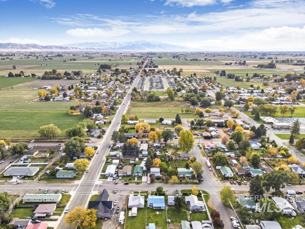 111 2nd St, Rupert, Idaho 83350, 1 Bedroom, 1 Bathroom, Residential Income For Sale, Price $279,000,MLS 98977144