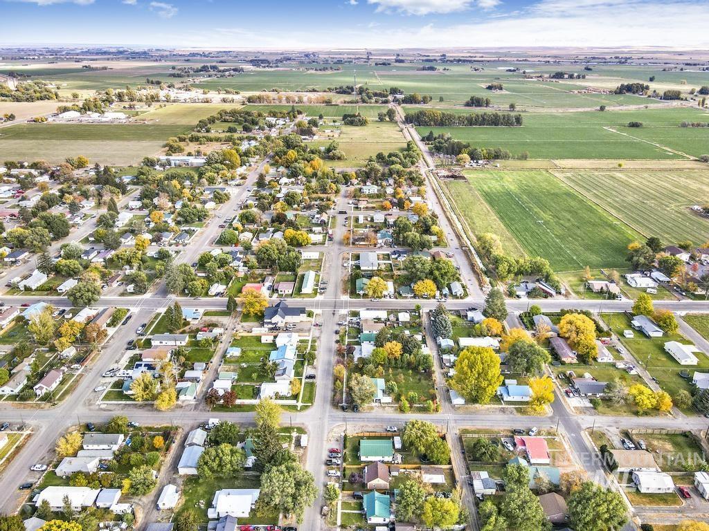 111 2nd St, Rupert, Idaho 83350, 1 Bedroom, 1 Bathroom, Residential Income For Sale, Price $279,000,MLS 98977144