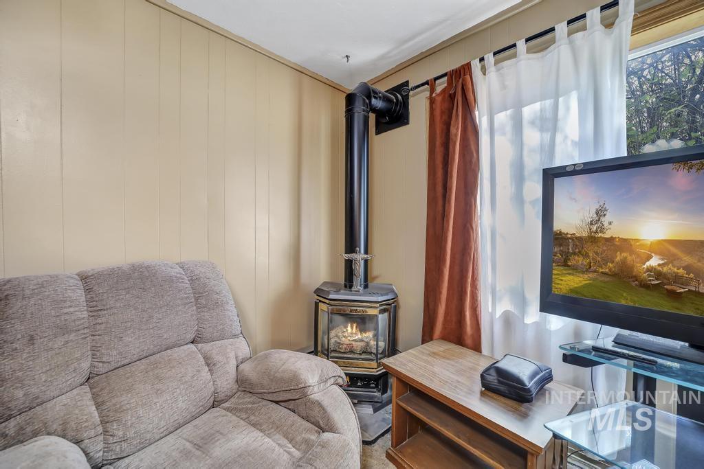 111 2nd St, Rupert, Idaho 83350, 1 Bedroom, 1 Bathroom, Residential Income For Sale, Price $279,000,MLS 98977144