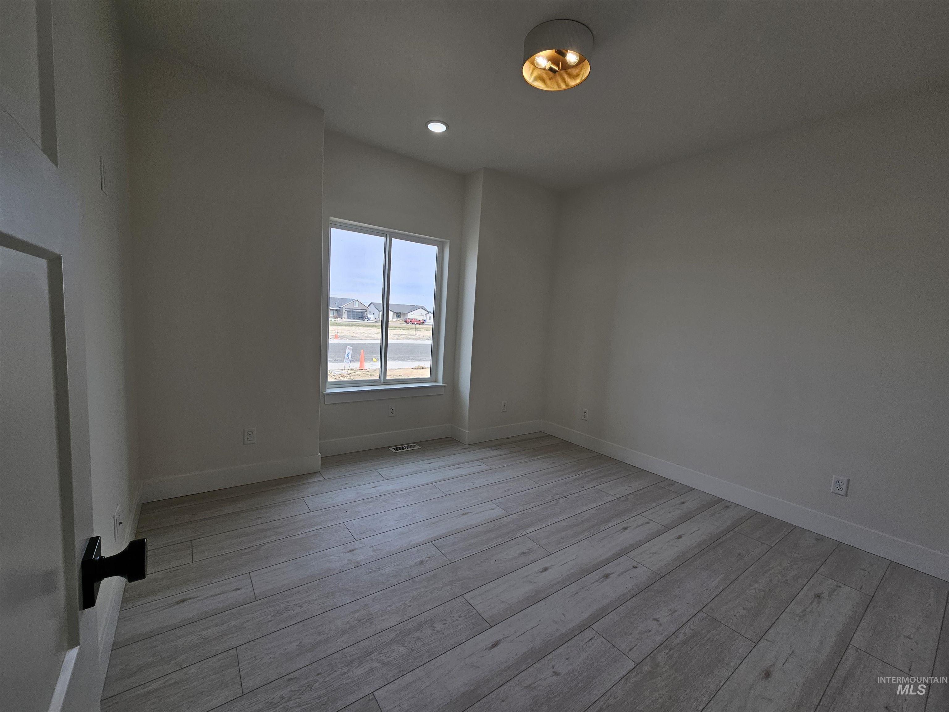 1187 Crestview Drive, Twin Falls, Idaho 83301, 3 Bedrooms, 2 Bathrooms, Residential For Sale, Price $545,000,MLS 98977149