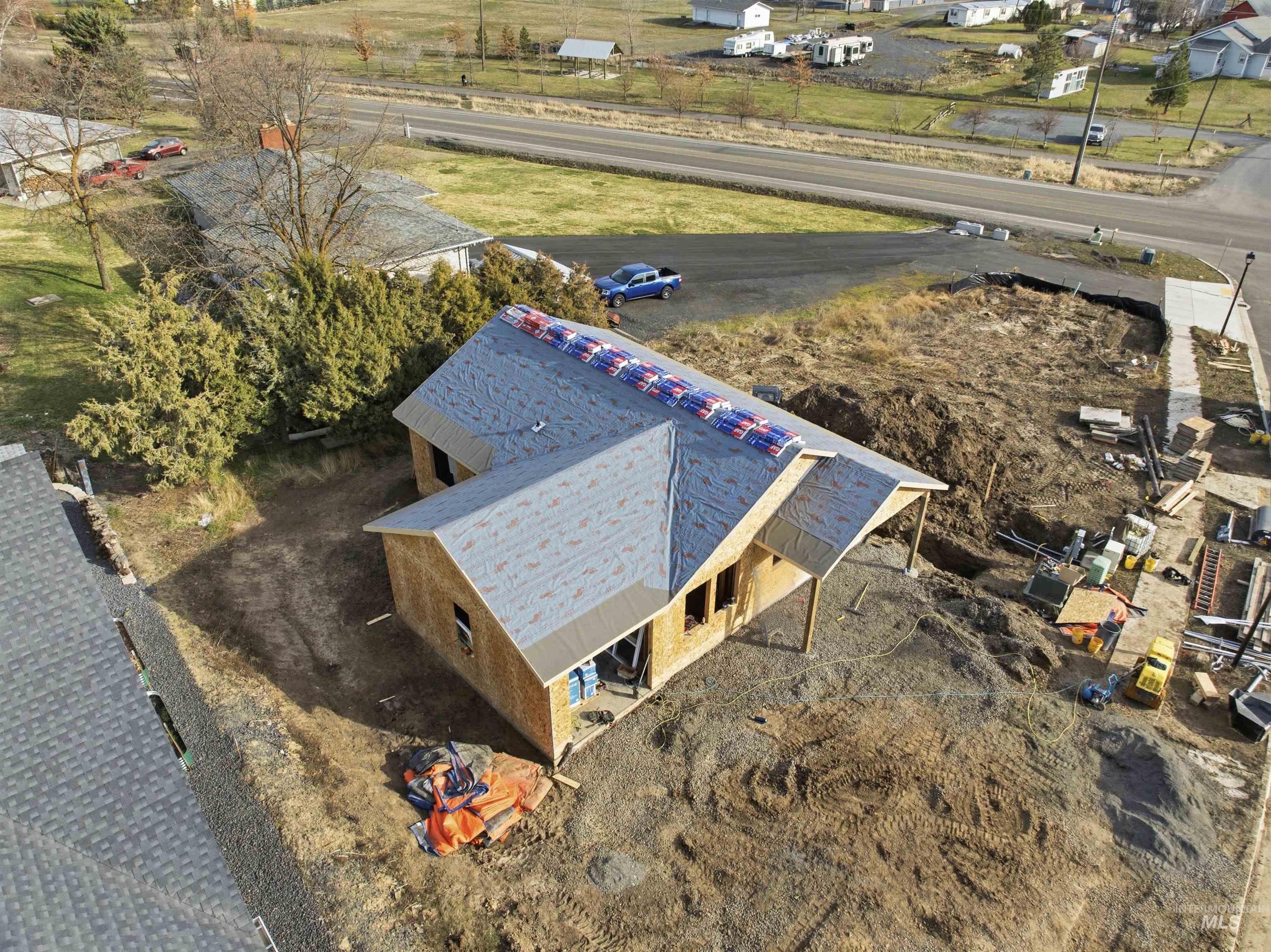 1512 Roxbury Drive, Moscow, Idaho 83843, 3 Bedrooms, 2 Bathrooms, Residential For Sale, Price $385,000,MLS 98977150