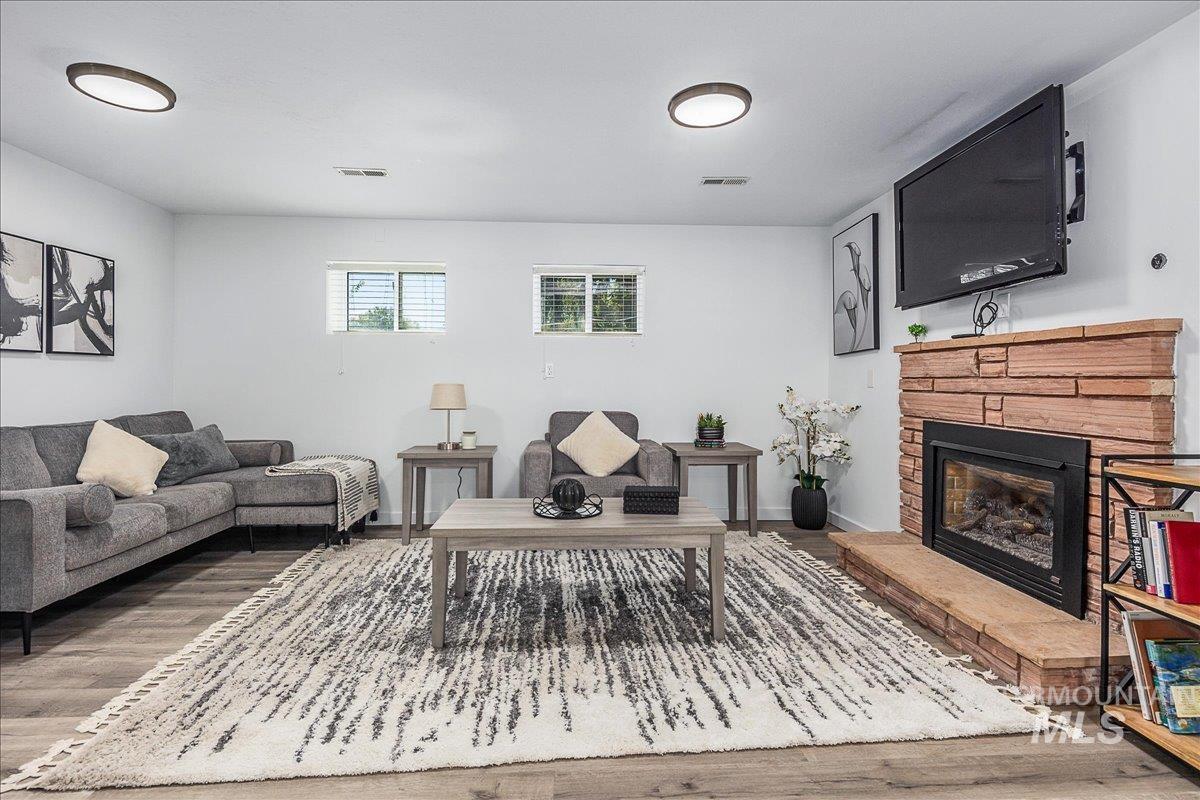 9412 W Wright St, Boise, Idaho 83709, 3 Bedrooms, 3 Bathrooms, Residential For Sale, Price $949,900,MLS 98977160