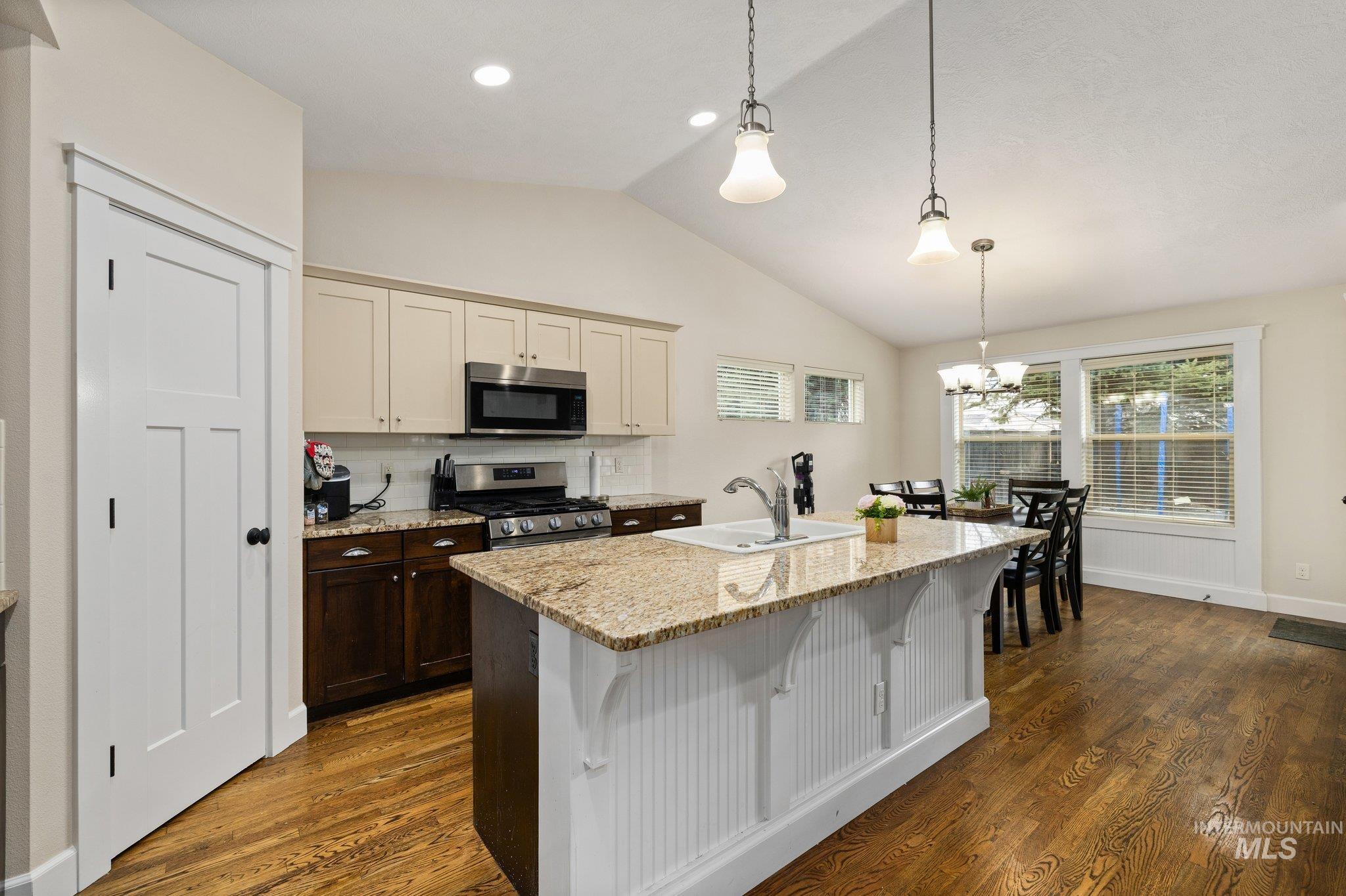 603 W Laughton Dr, Meridian, Idaho 83646, 3 Bedrooms, 2 Bathrooms, Residential For Sale, Price $485,000,MLS 98977162