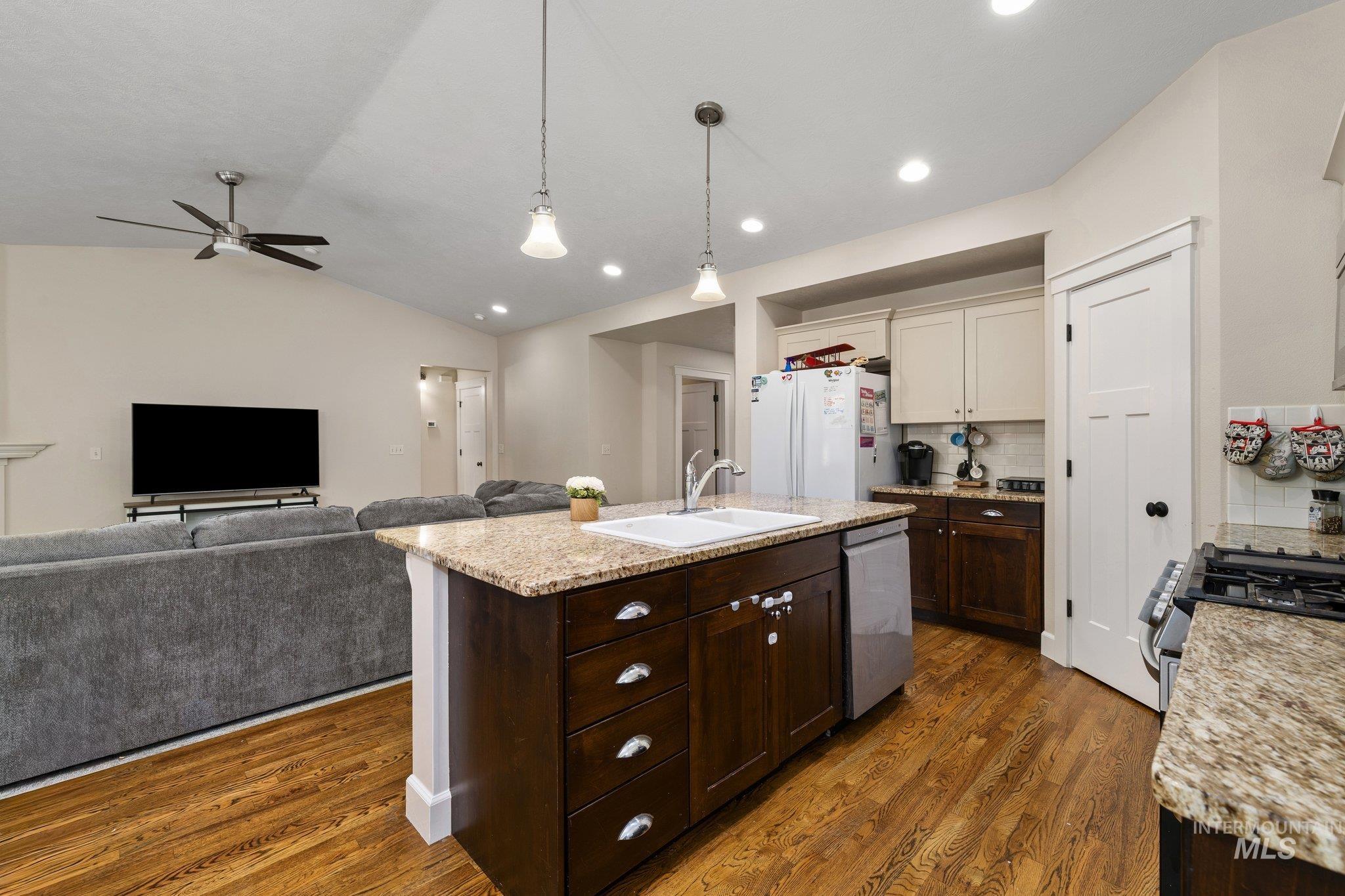 603 W Laughton Dr, Meridian, Idaho 83646, 3 Bedrooms, 2 Bathrooms, Residential For Sale, Price $485,000,MLS 98977162