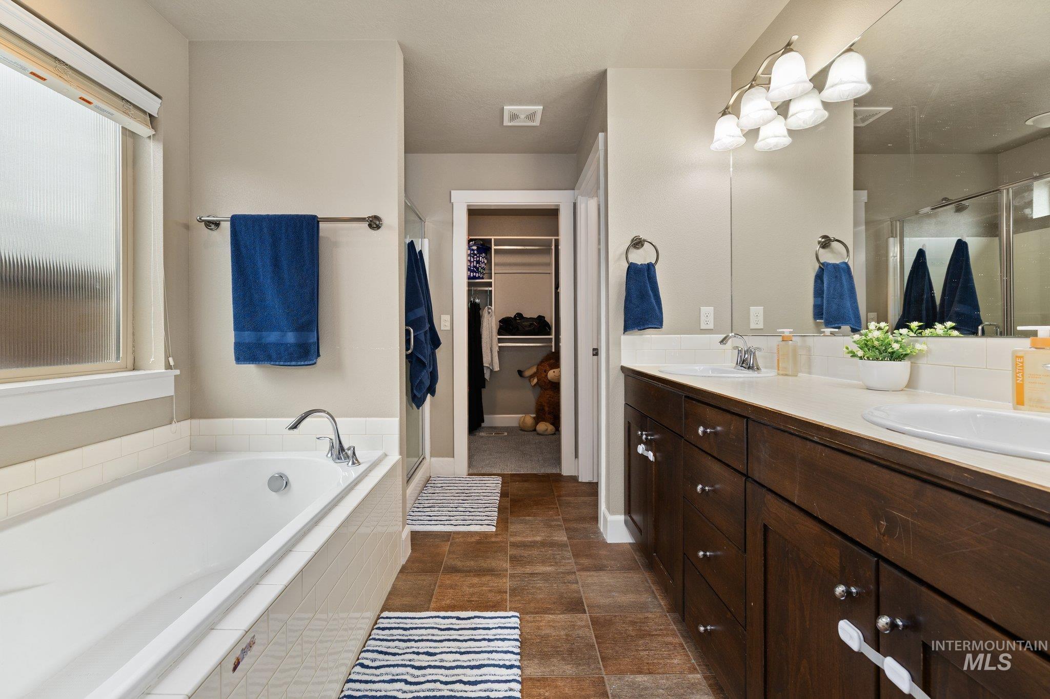 603 W Laughton Dr, Meridian, Idaho 83646, 3 Bedrooms, 2 Bathrooms, Residential For Sale, Price $485,000,MLS 98977162