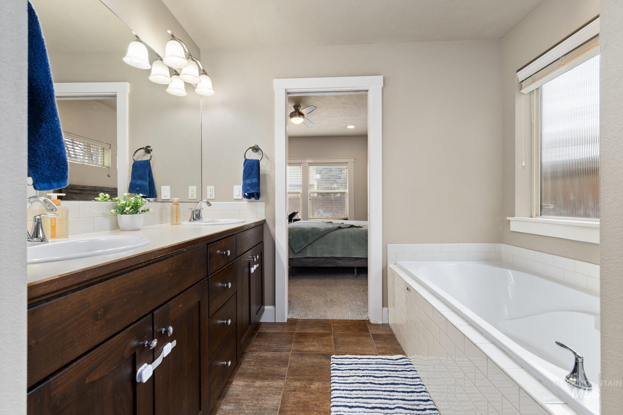 603 W Laughton Dr, Meridian, Idaho 83646, 3 Bedrooms, 2 Bathrooms, Residential For Sale, Price $485,000,MLS 98977162