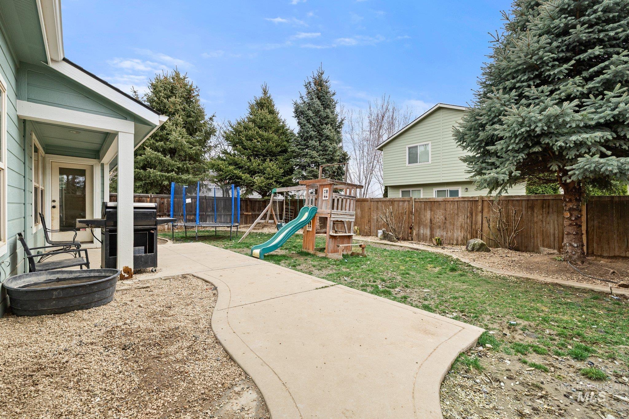 603 W Laughton Dr, Meridian, Idaho 83646, 3 Bedrooms, 2 Bathrooms, Residential For Sale, Price $485,000,MLS 98977162