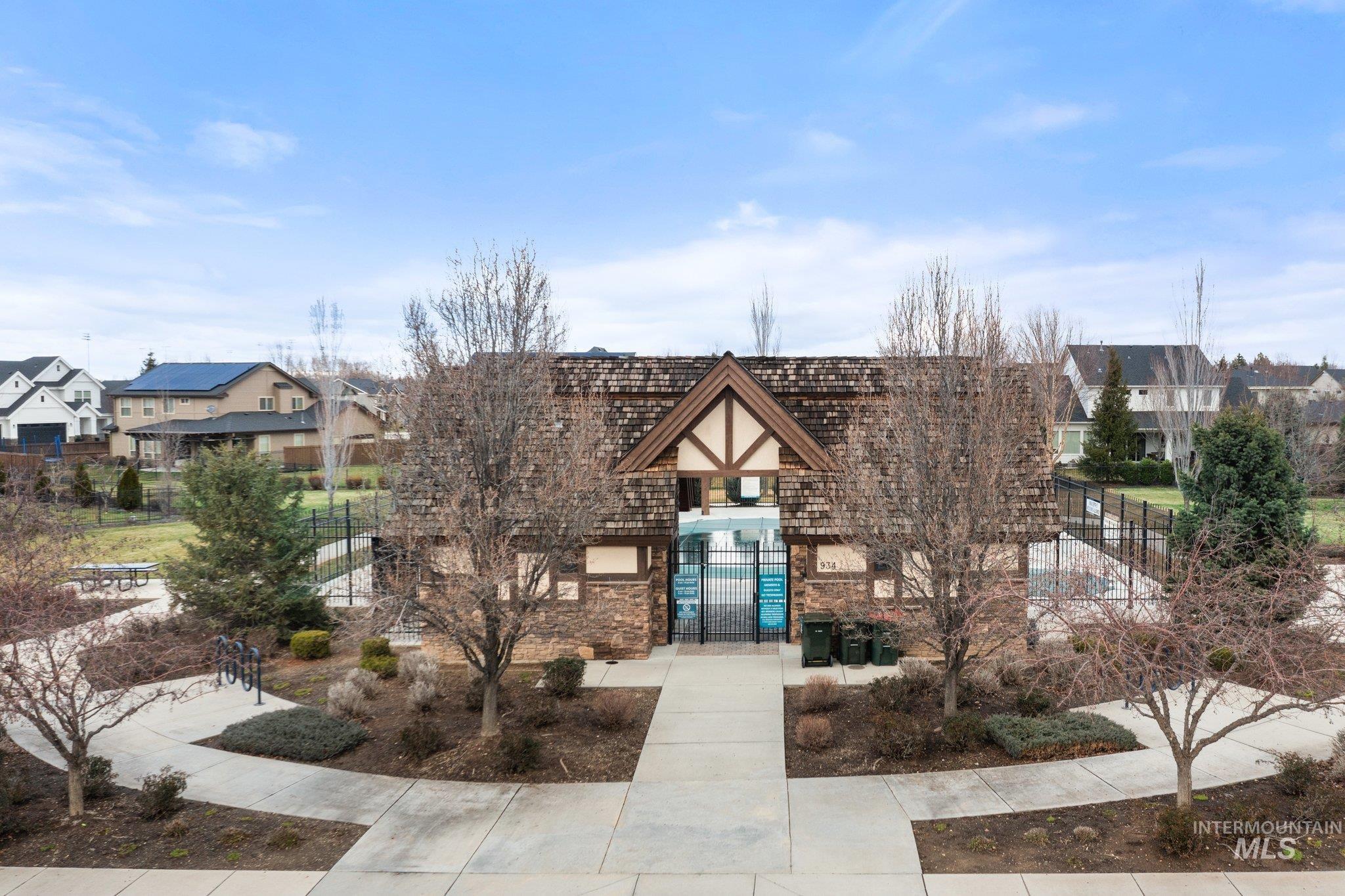 603 W Laughton Dr, Meridian, Idaho 83646, 3 Bedrooms, 2 Bathrooms, Residential For Sale, Price $485,000,MLS 98977162