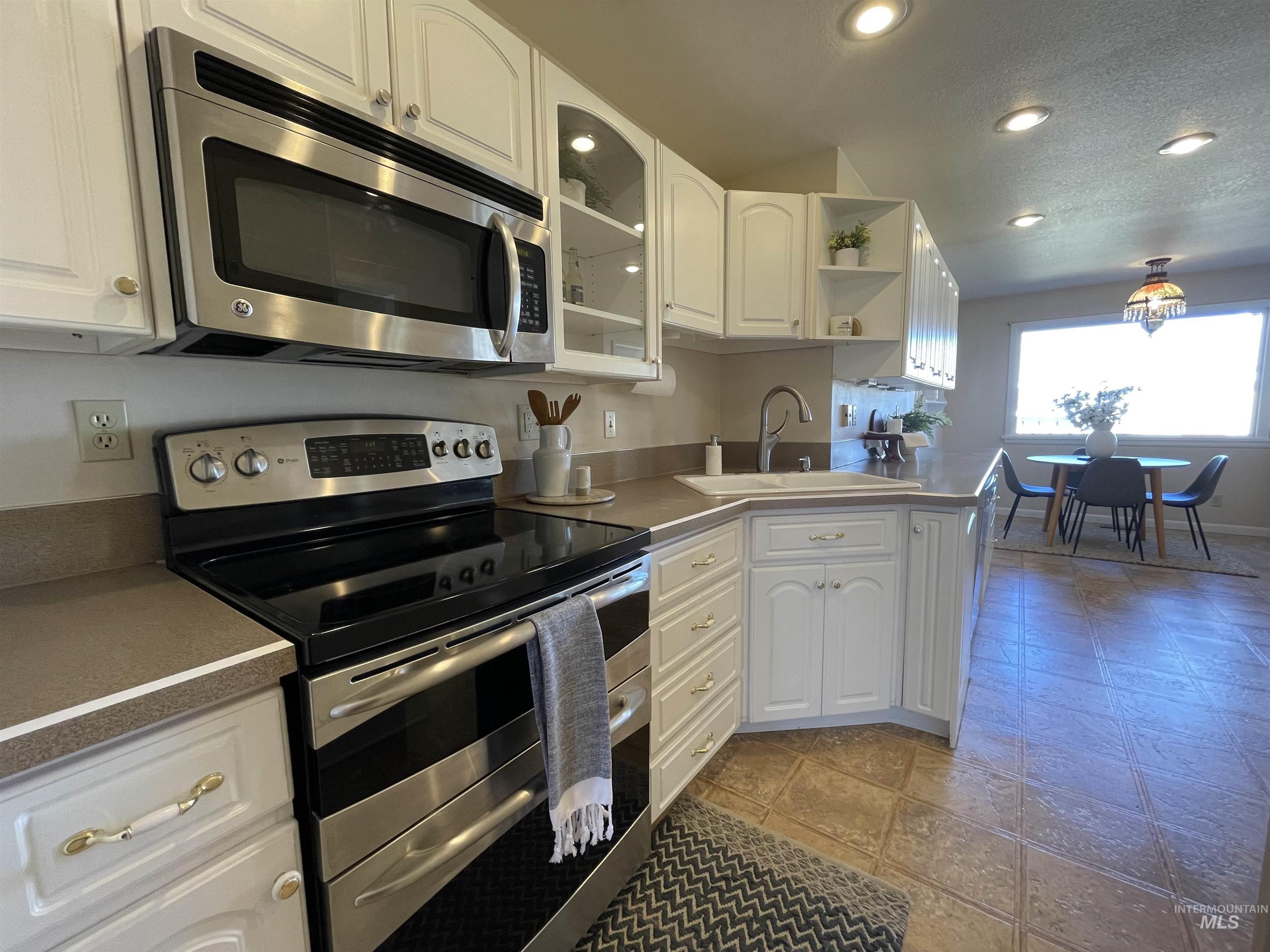 6414 W Randolph Dr, Boise, Idaho 83709-2162, 3 Bedrooms, 3 Bathrooms, Residential For Sale, Price $699,900,MLS 98977163