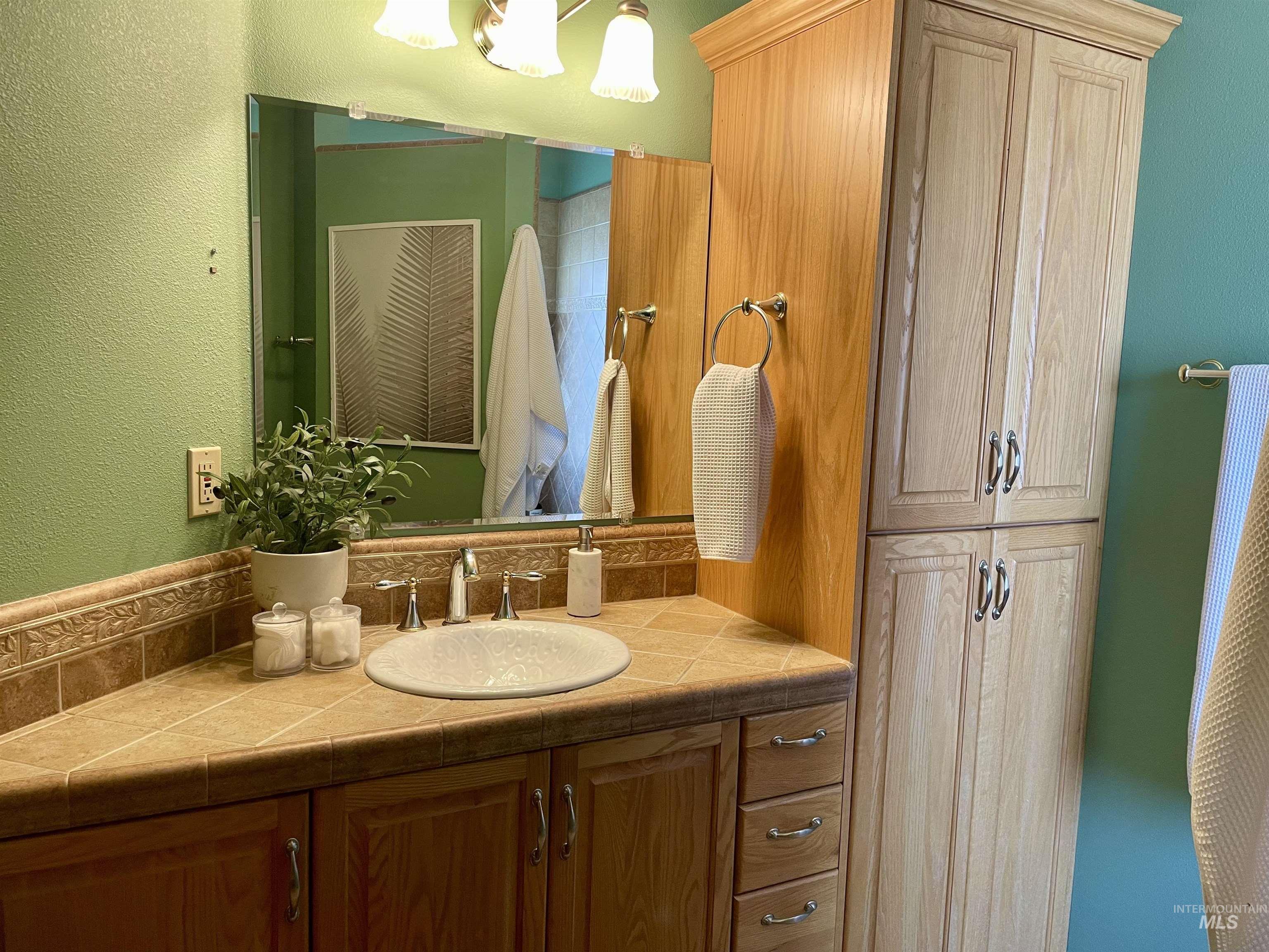 6414 W Randolph Dr, Boise, Idaho 83709-2162, 3 Bedrooms, 3 Bathrooms, Residential For Sale, Price $699,900,MLS 98977163