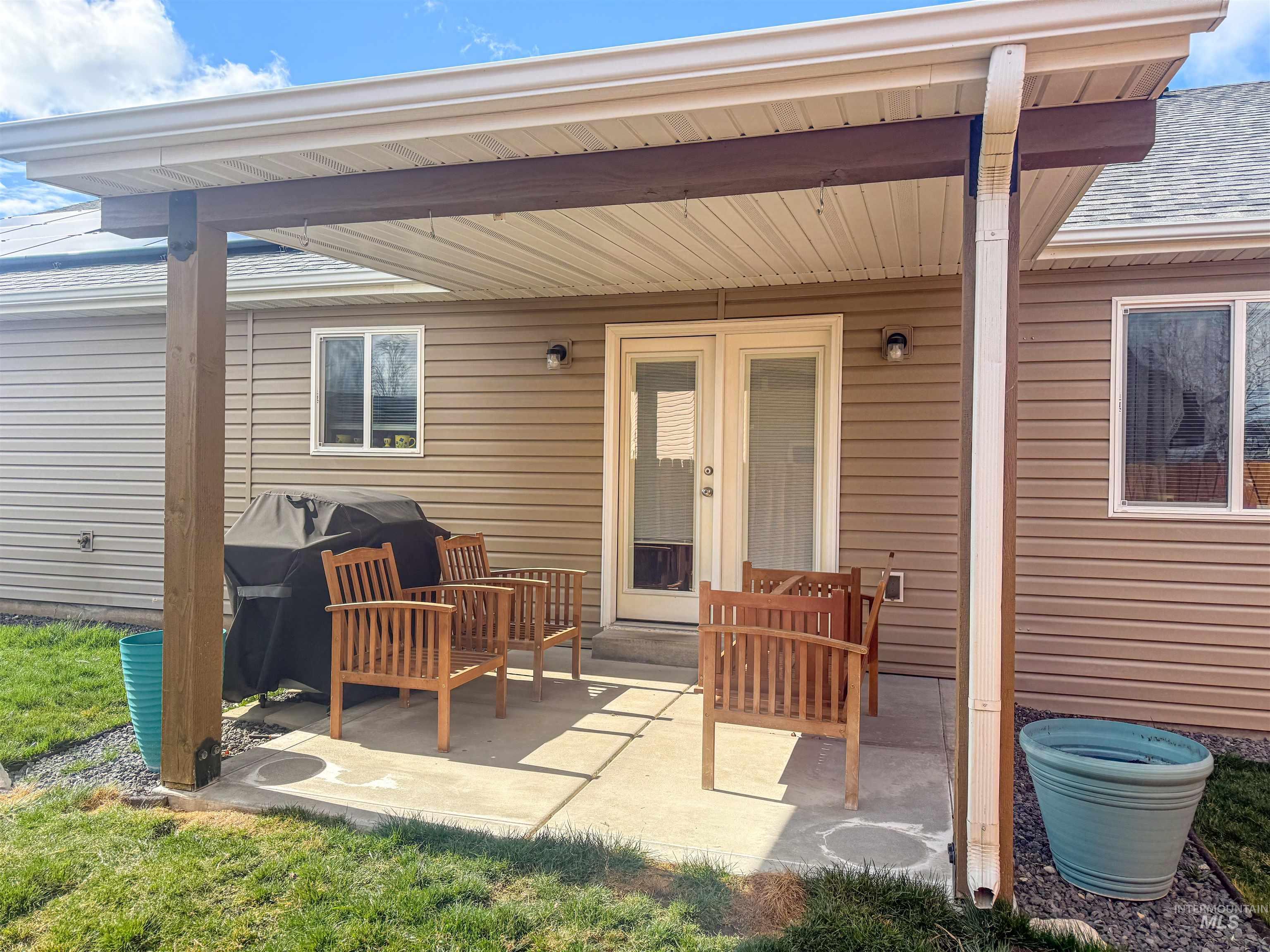 933 Applewood Dr, Buhl, Idaho 83316, 4 Bedrooms, 2 Bathrooms, Residential For Sale, Price $375,000,MLS 98977164