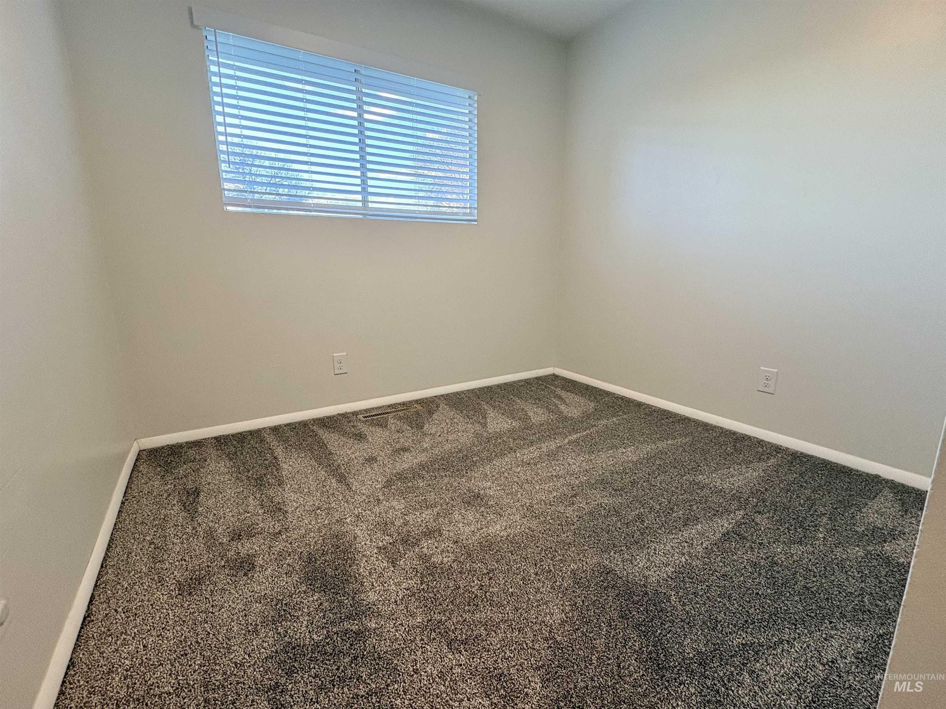 685 S 12th E, Mountain Home, Idaho 83647-0000, 3 Bedrooms, 1 Bathroom, Residential For Sale, Price $266,500,MLS 98977165