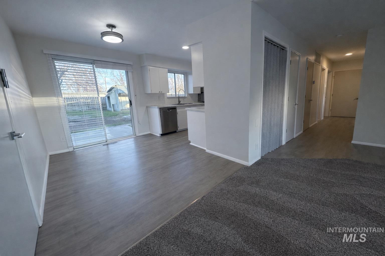 685 S 12th E, Mountain Home, Idaho 83647-0000, 3 Bedrooms, 1 Bathroom, Residential For Sale, Price $266,500,MLS 98977165