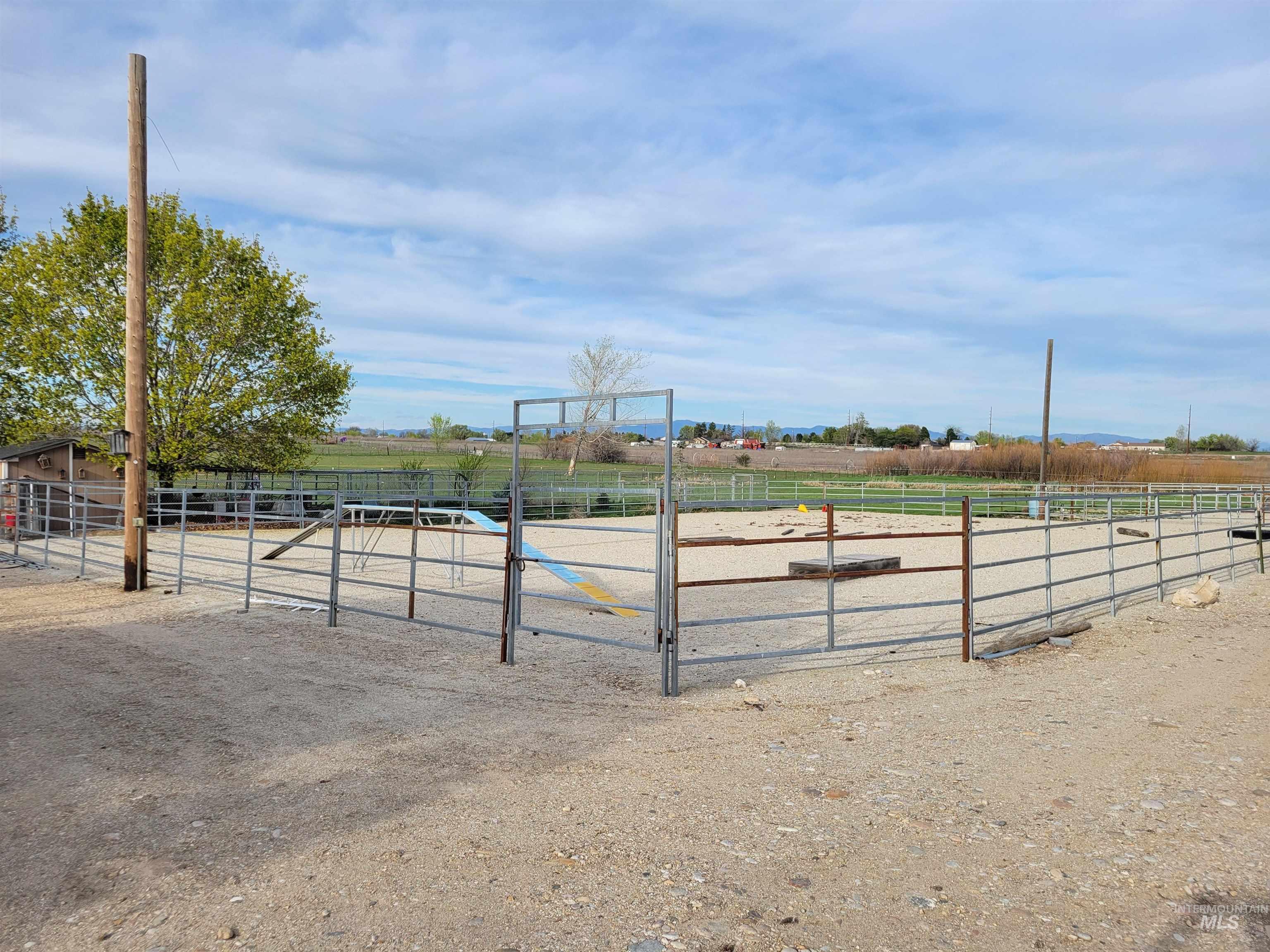 8502 Track Road, Nampa, Idaho 83686, 1 Bedroom, 1 Bathroom, Residential For Sale, Price $925,000,MLS 98977166