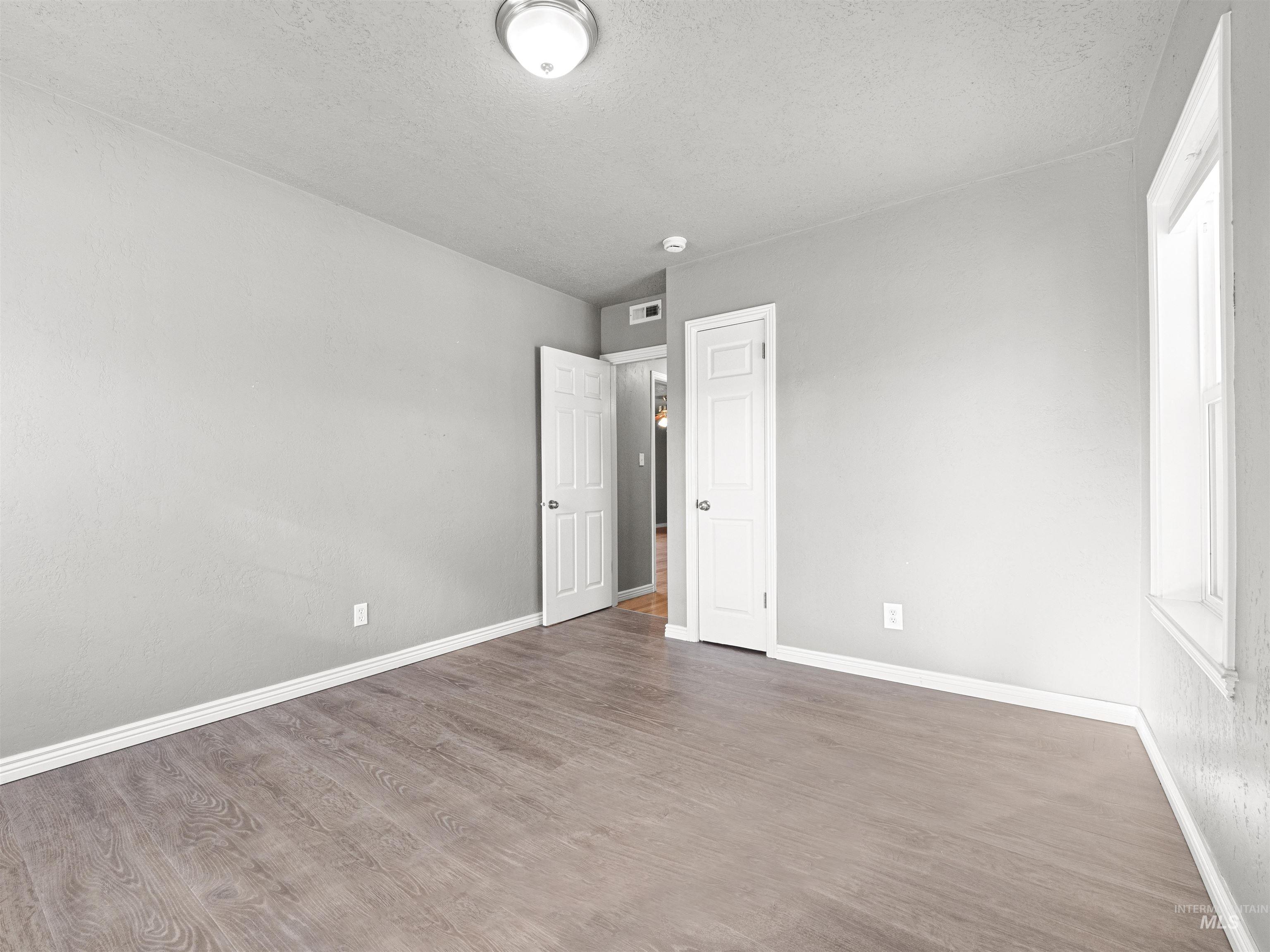 3500 W Overland Rd, Boise, Idaho 83705, 3 Bedrooms, 2 Bathrooms, Residential Income For Sale, Price $569,900,MLS 98977167