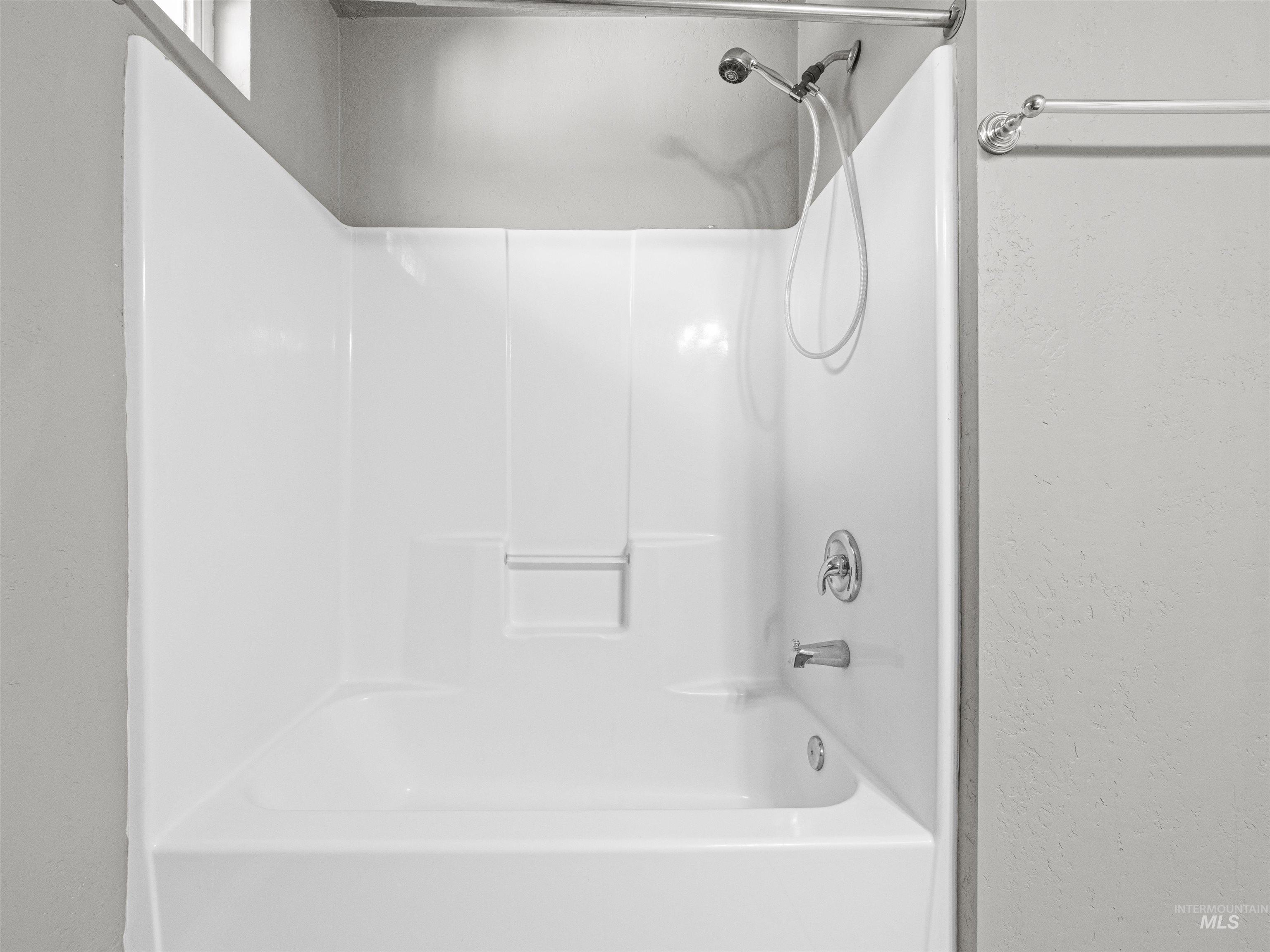 3500 W Overland Rd, Boise, Idaho 83705, 3 Bedrooms, 2 Bathrooms, Residential Income For Sale, Price $569,900,MLS 98977167