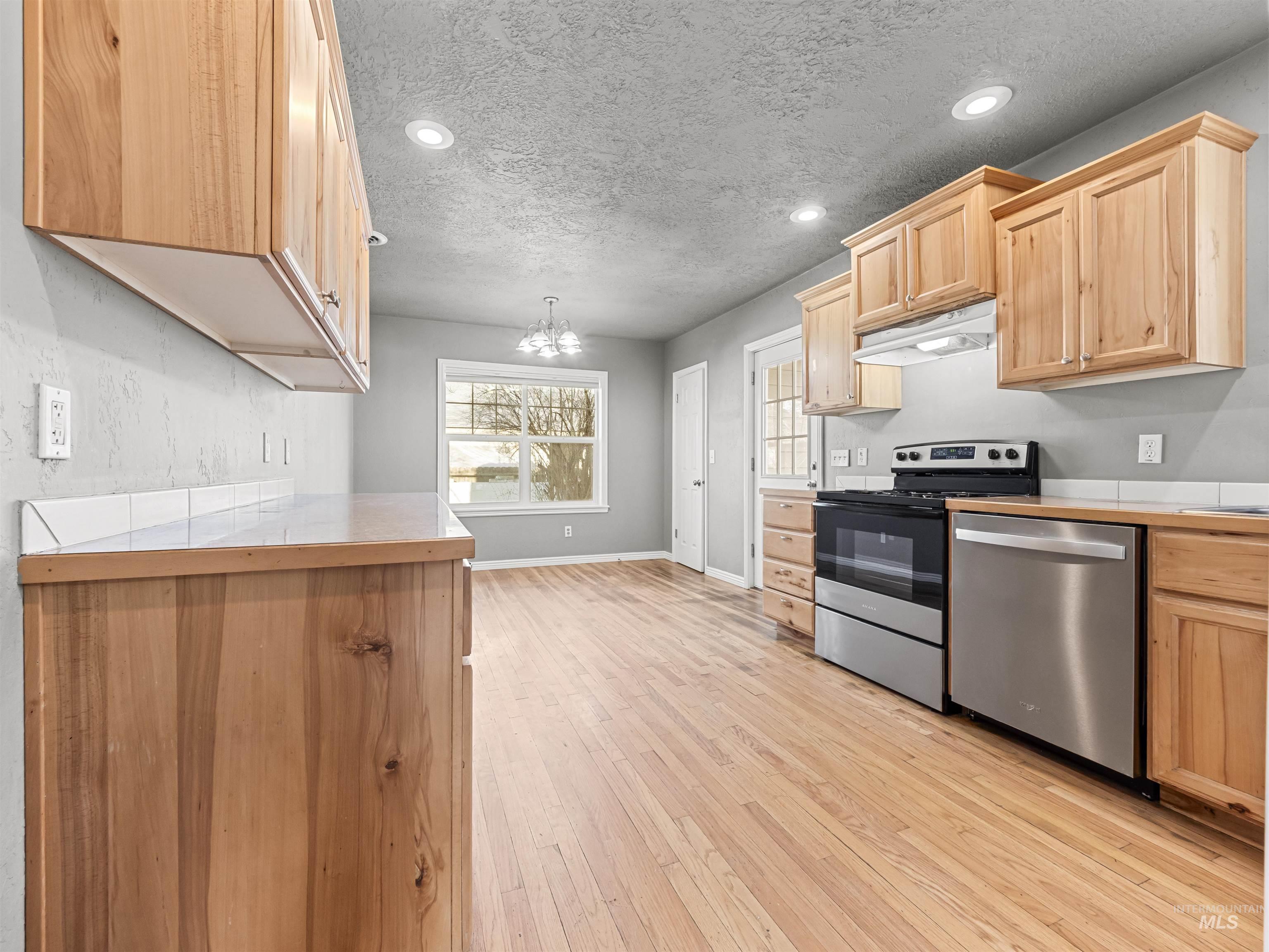 3500 W Overland Rd, Boise, Idaho 83705, 3 Bedrooms, 2 Bathrooms, Residential Income For Sale, Price $569,900,MLS 98977167