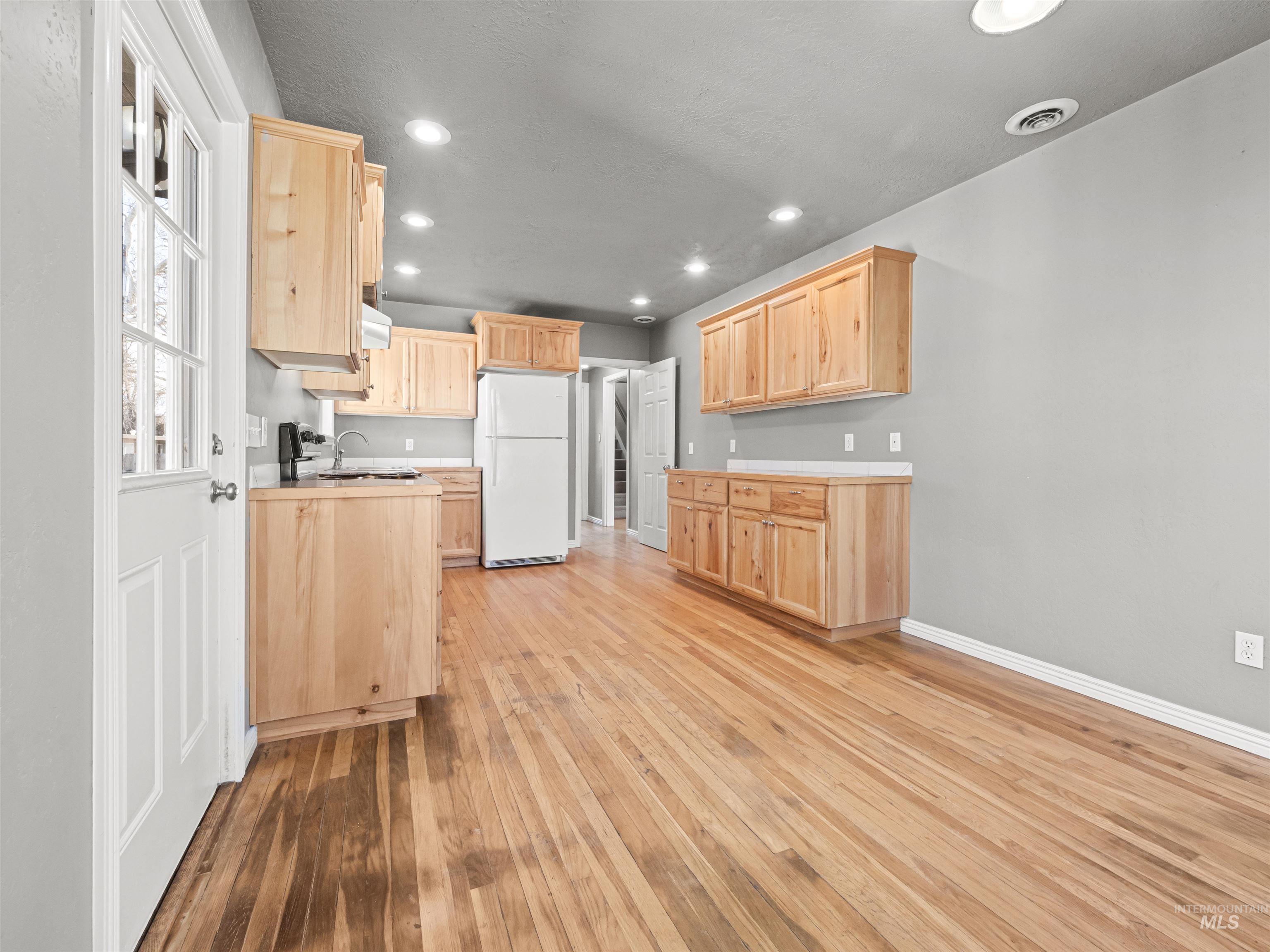 3500 W Overland Rd, Boise, Idaho 83705, 3 Bedrooms, 2 Bathrooms, Residential Income For Sale, Price $569,900,MLS 98977167