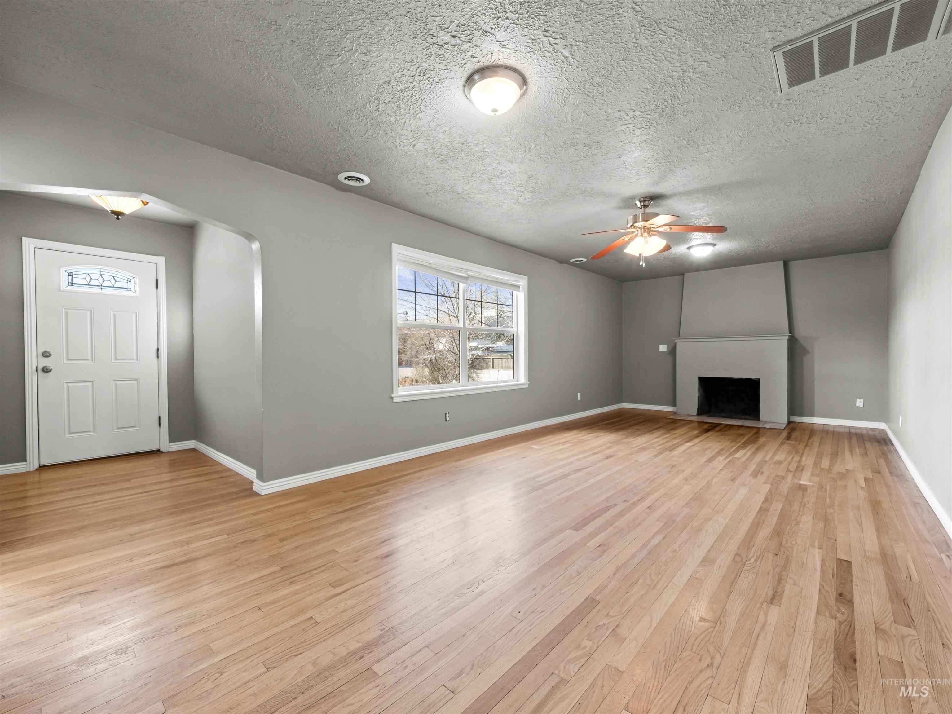 3500 W Overland Rd, Boise, Idaho 83705, 3 Bedrooms, 2 Bathrooms, Residential Income For Sale, Price $569,900,MLS 98977167