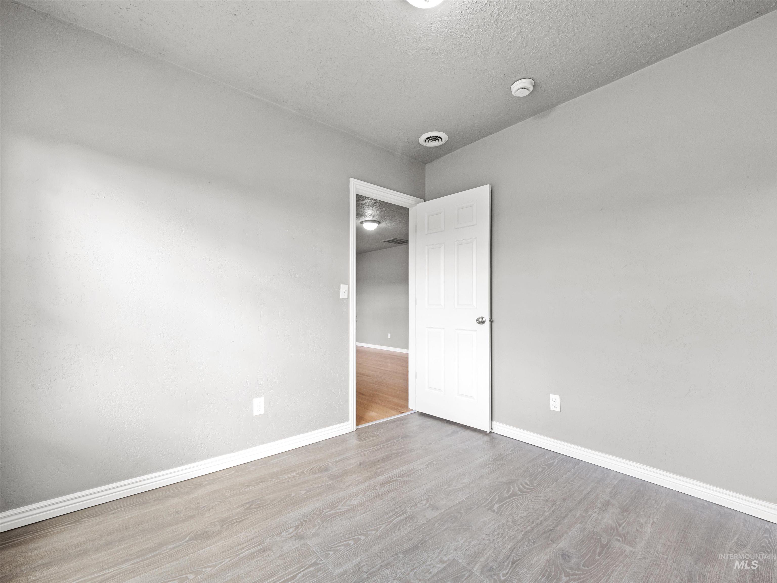 3500 W Overland Rd, Boise, Idaho 83705, 3 Bedrooms, 2 Bathrooms, Residential Income For Sale, Price $569,900,MLS 98977167