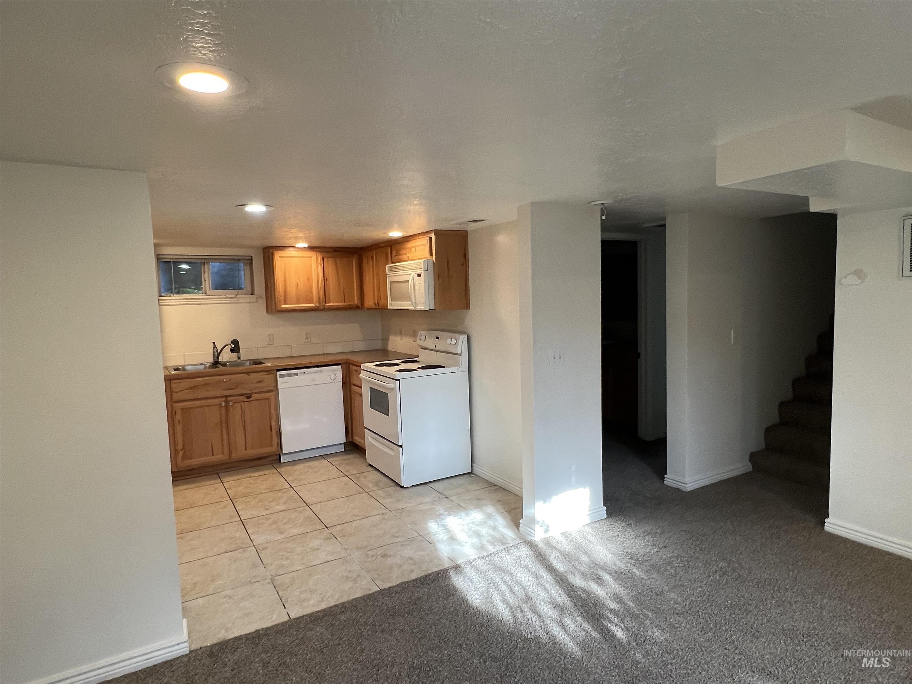 3500 W Overland Rd, Boise, Idaho 83705, 3 Bedrooms, 2 Bathrooms, Residential Income For Sale, Price $569,900,MLS 98977167