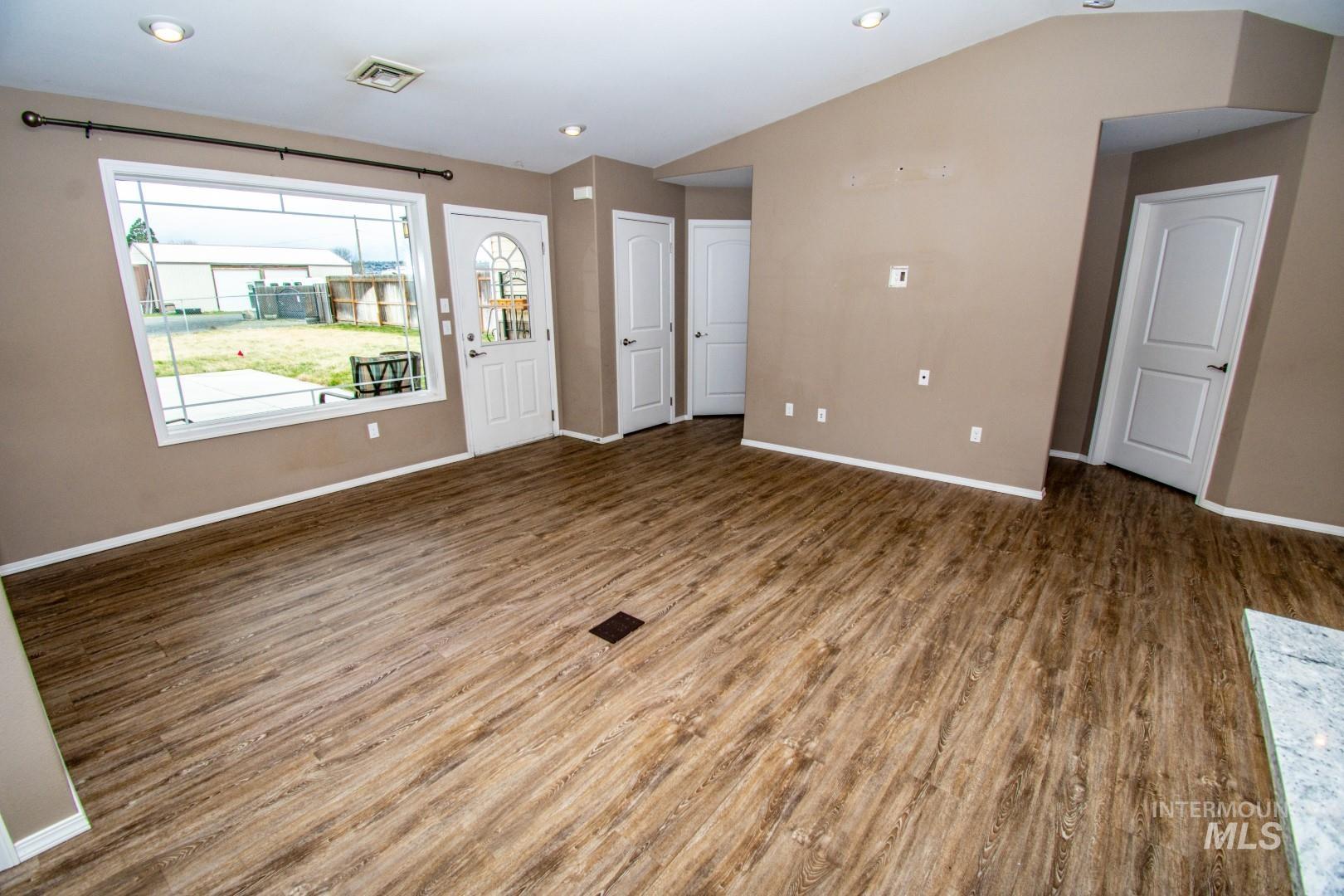 1409 Highland Ave, Clarkston, Washington 99403, 3 Bedrooms, 2 Bathrooms, Residential For Sale, Price $289,000,MLS 98977172