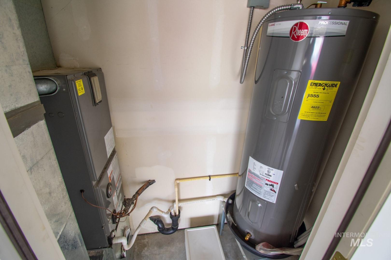 1409 Highland Ave, Clarkston, Washington 99403, 3 Bedrooms, 2 Bathrooms, Residential For Sale, Price $289,000,MLS 98977172