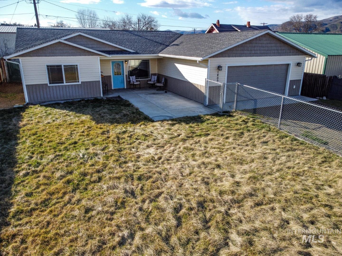 1409 Highland Ave, Clarkston, Washington 99403, 3 Bedrooms, 2 Bathrooms, Residential For Sale, Price $289,000,MLS 98977172