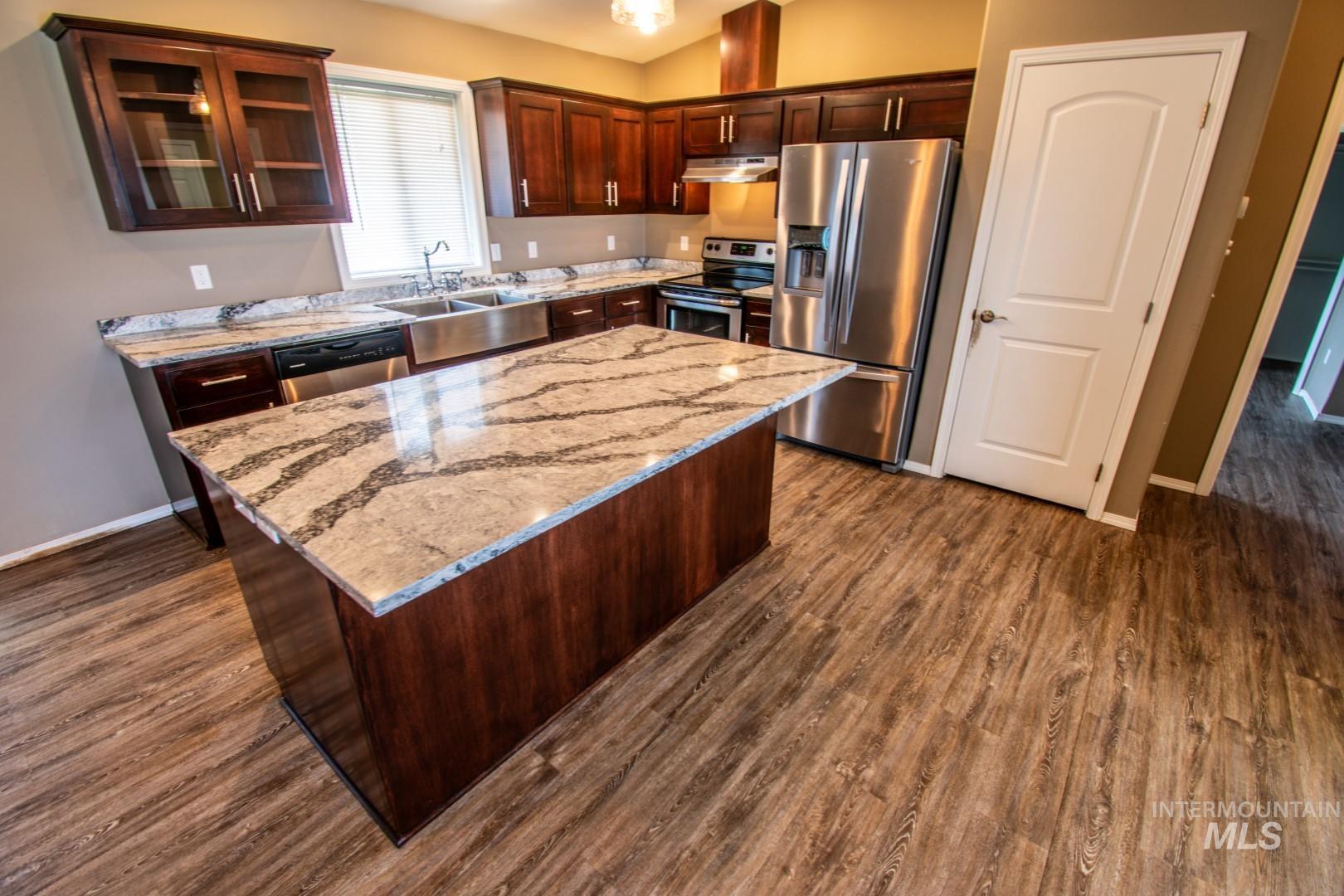 1409 Highland Ave, Clarkston, Washington 99403, 3 Bedrooms, 2 Bathrooms, Residential For Sale, Price $289,000,MLS 98977172