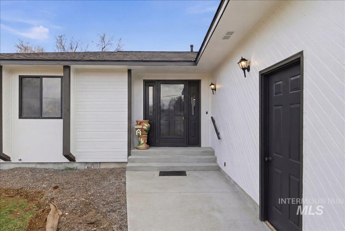 1211 W Orchard Ave, Nampa, Idaho 83651, 5 Bedrooms, 3 Bathrooms, Residential For Sale, Price $699,000,MLS 98977173
