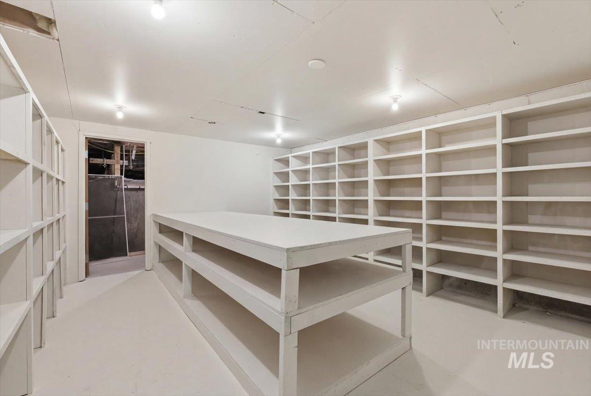 1211 W Orchard Ave, Nampa, Idaho 83651, 5 Bedrooms, 3 Bathrooms, Residential For Sale, Price $699,000,MLS 98977173