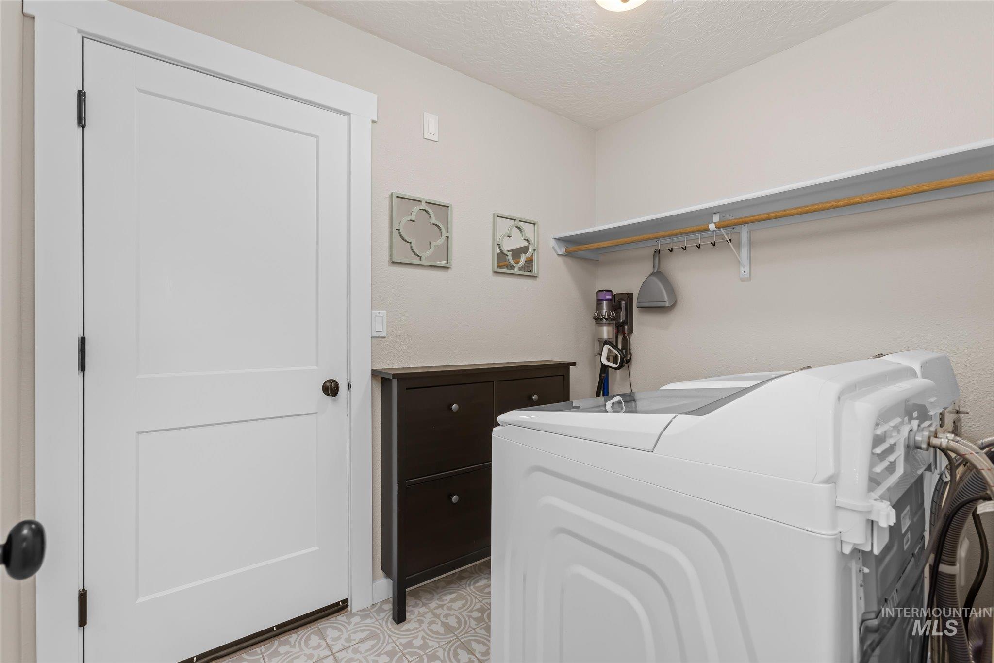 16969 N Denemere Loop Pl., Nampa, Idaho 83687, 3 Bedrooms, 2 Bathrooms, Residential For Sale, Price $399,000,MLS 98977174