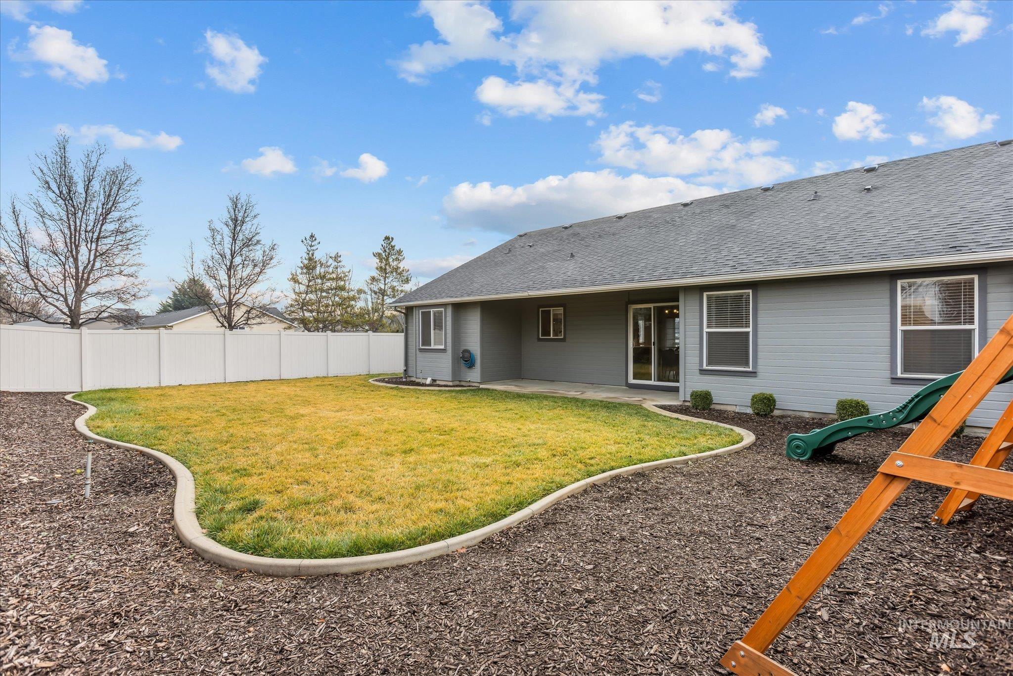 16969 N Denemere Loop Pl., Nampa, Idaho 83687, 3 Bedrooms, 2 Bathrooms, Residential For Sale, Price $399,000,MLS 98977174